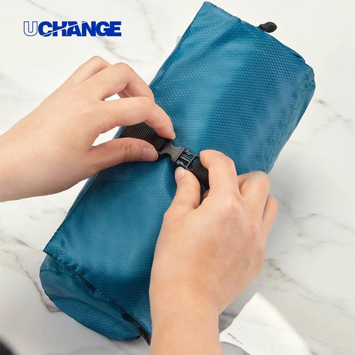 Foldable Hanging Toiletry Bag With Buckle 4