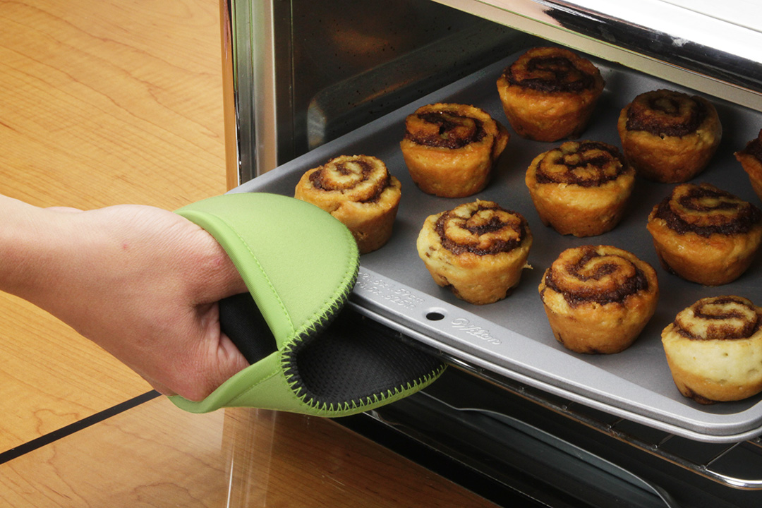 Grip-It Neoprene Pot Holder 17