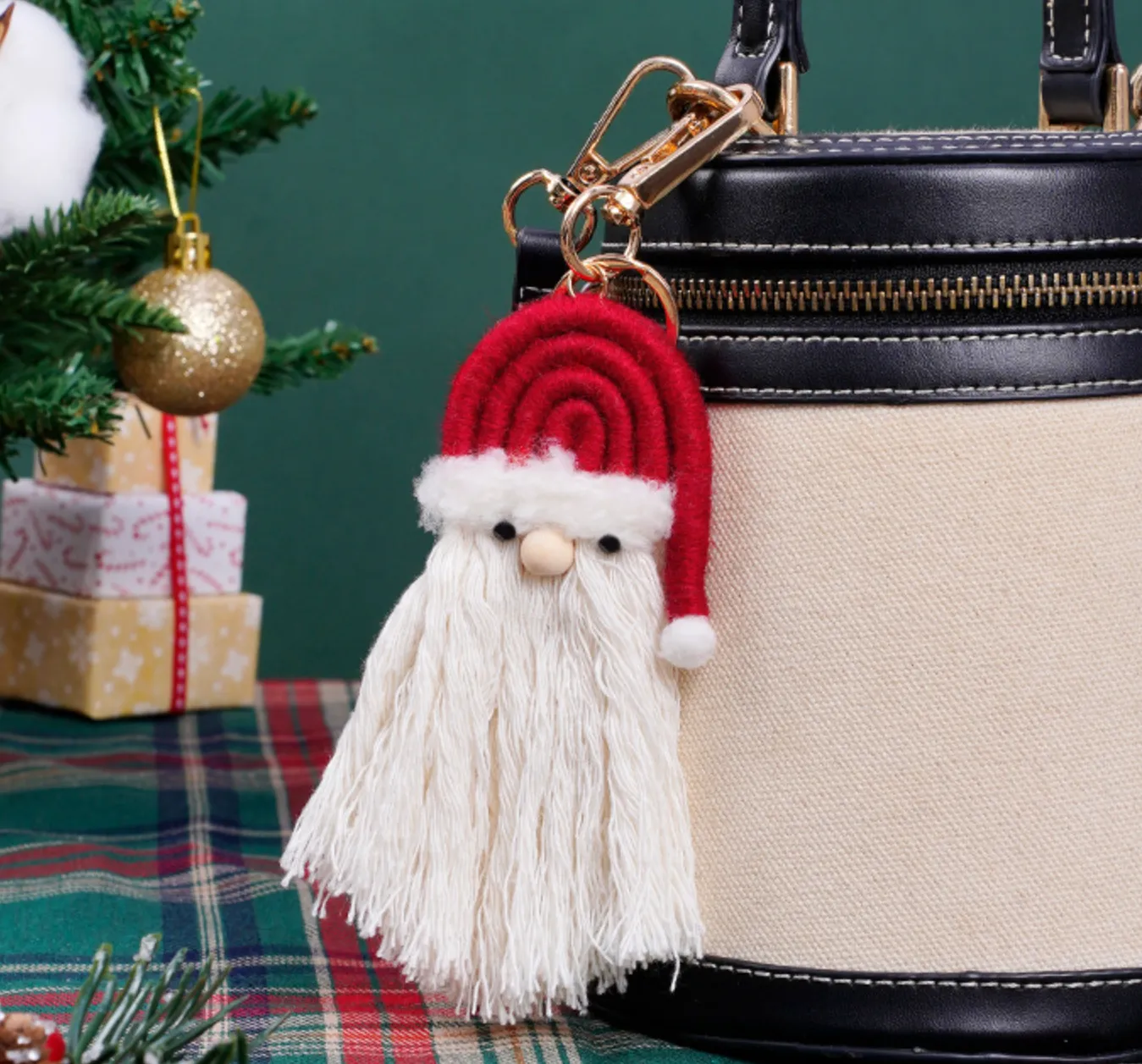 Santa tassel keychain 2