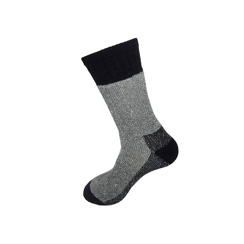 Breathable Mid-calf Sports Socks with Patchwork Design 6