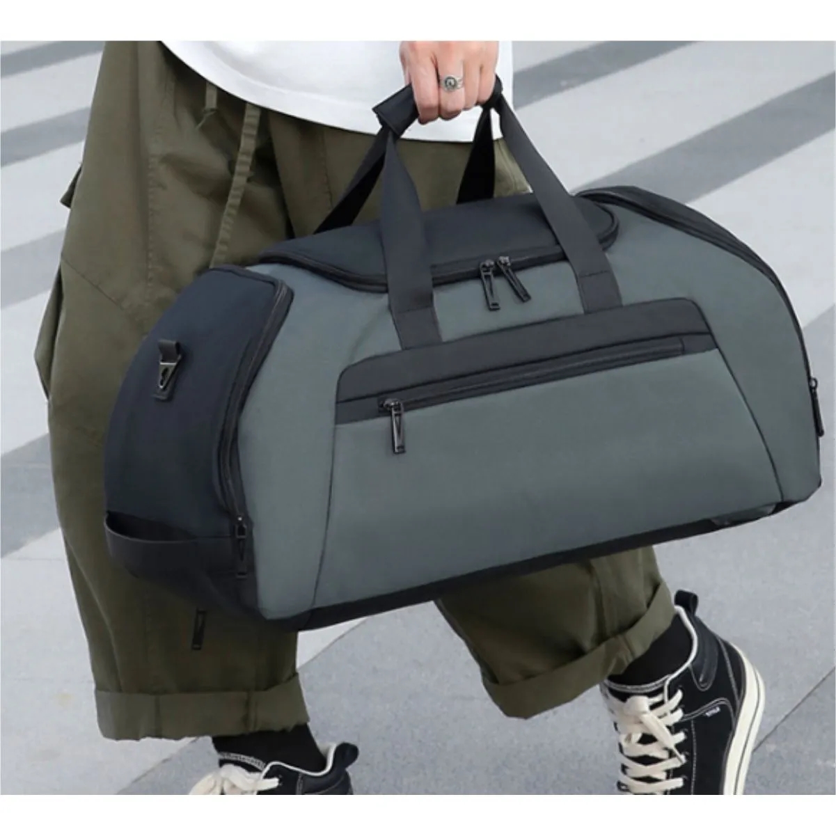 Travel Duffel Bag With Independent Shoe Compartment 7
