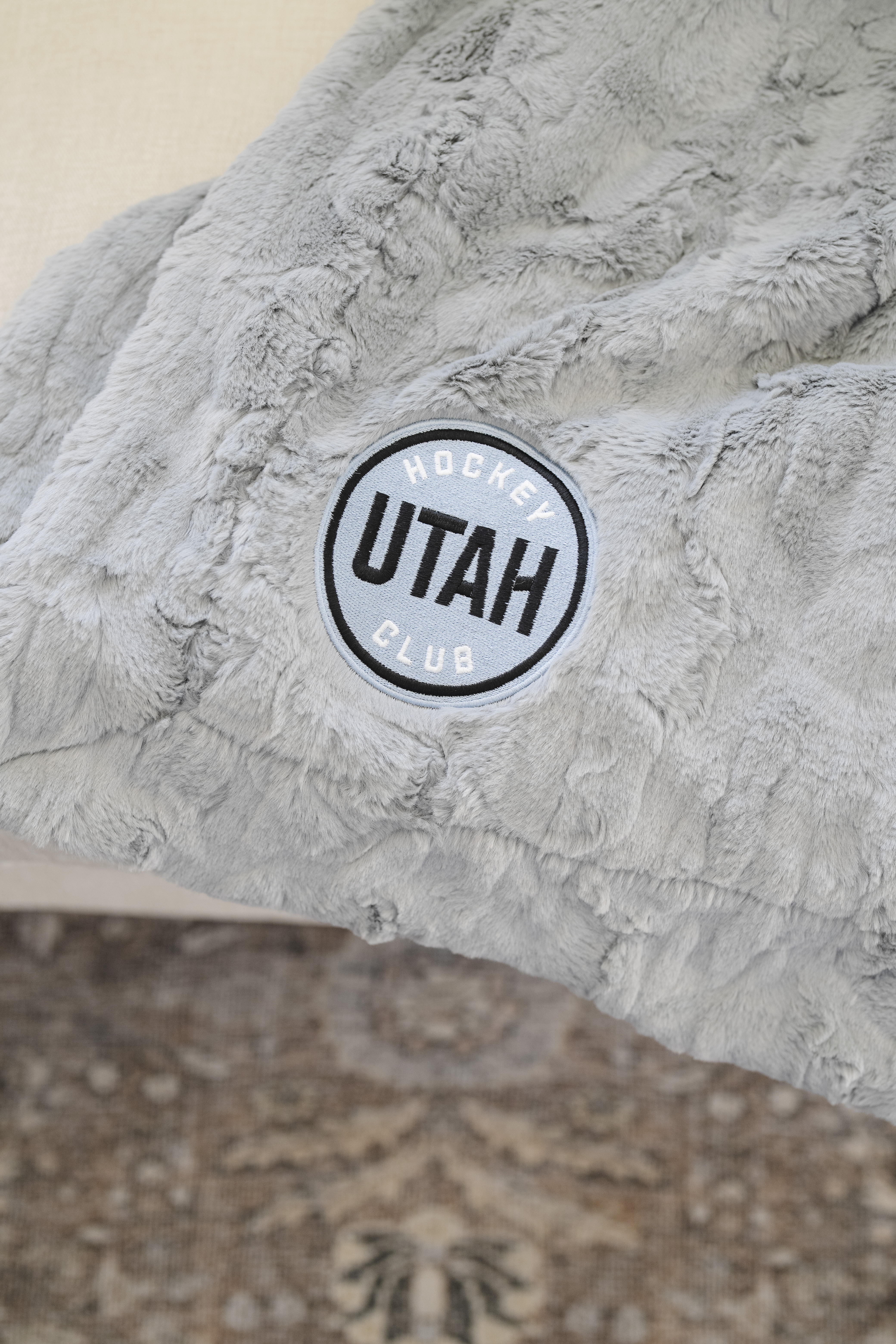 Patterned Faux Fur Zippered Gray-Throw Luxury Blanket (50x60) 2