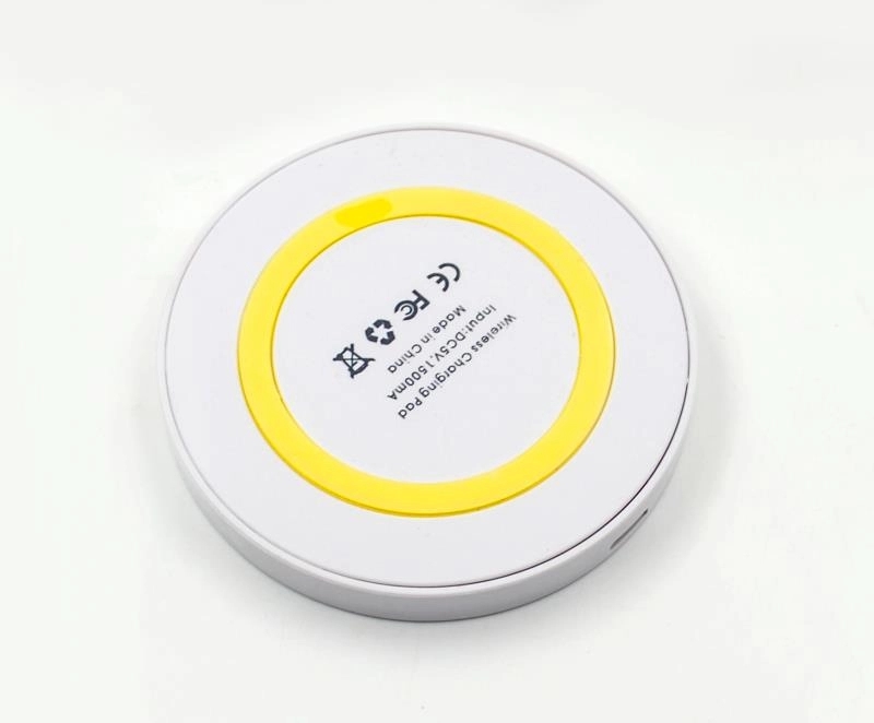 10W universal wireless charging pad for Qi-compat. devices 10