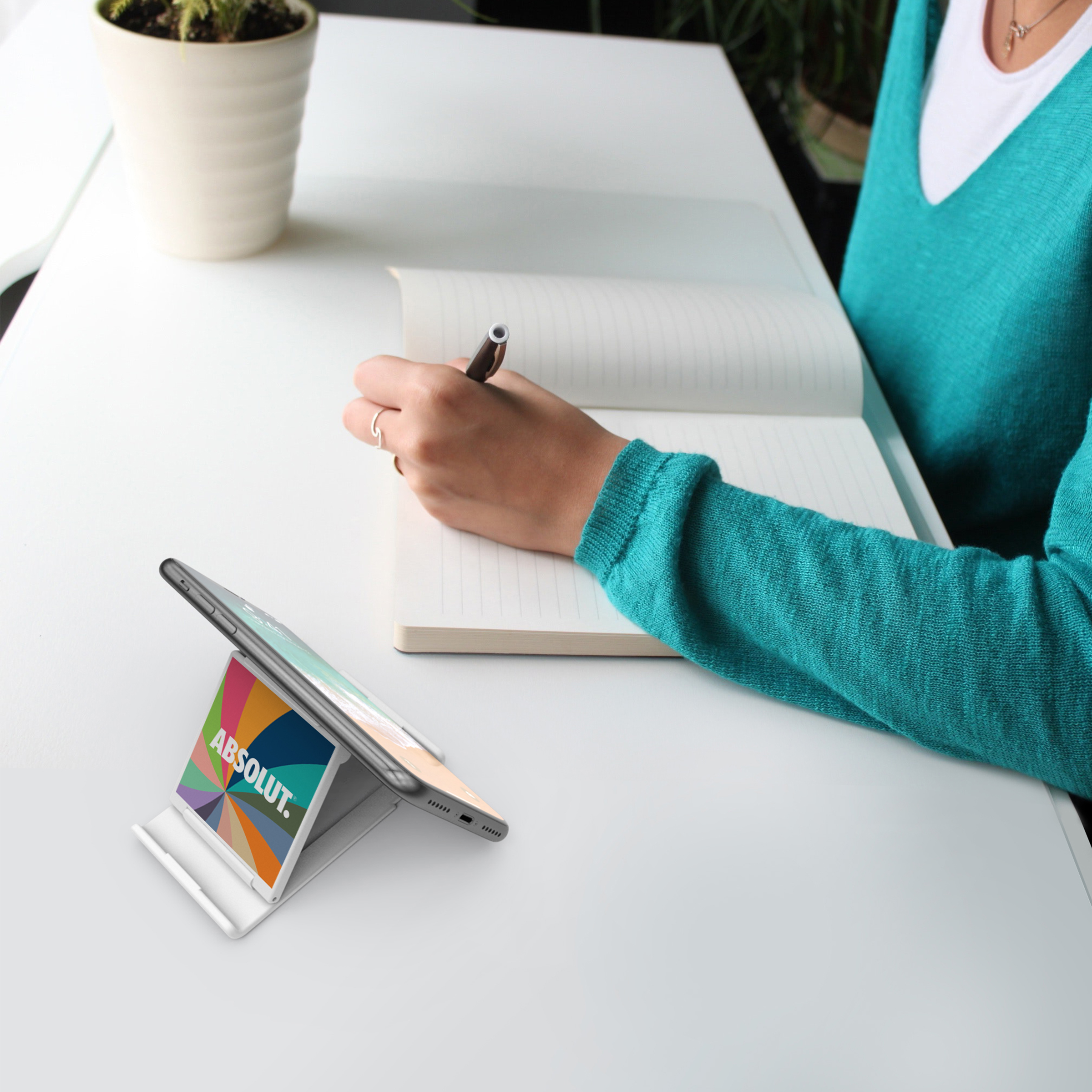 FoldStand: Adjustable phone stand 11