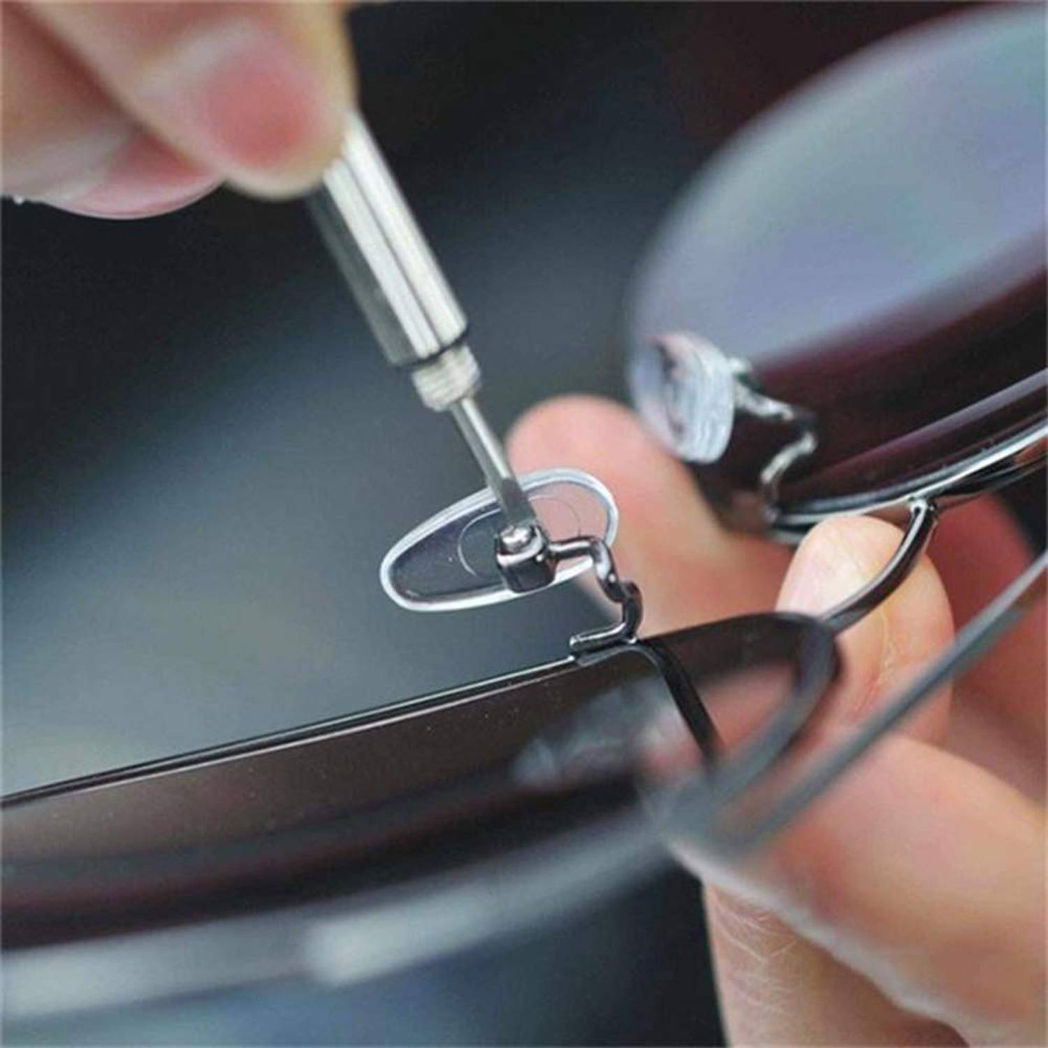 Convenient and Multifunctional Tool Small Screwdriver 4