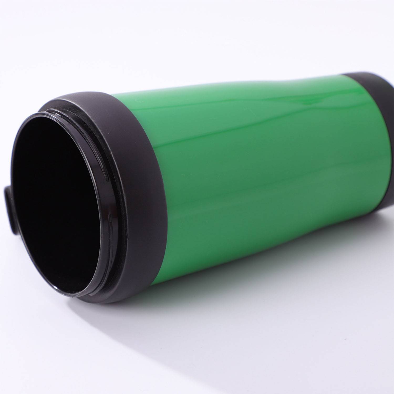 17 oz Plastic Travel Mug with Handle 8