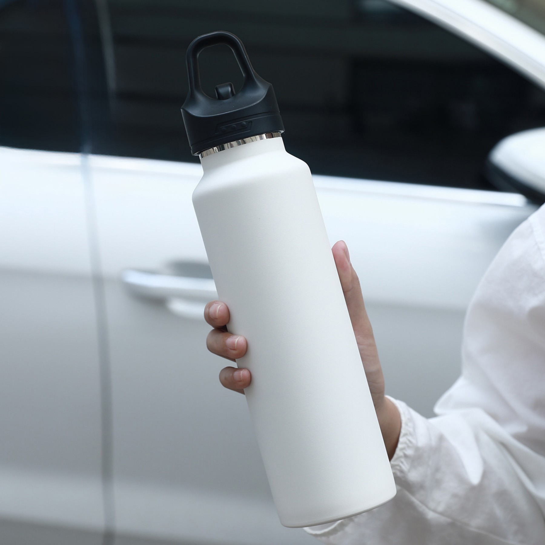 24Oz One-Handed Lid-Opening Cup 4