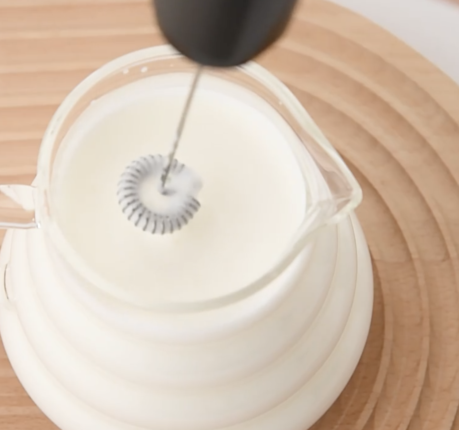 Ultra Fast Handheld Drink Mixer with Stand 13