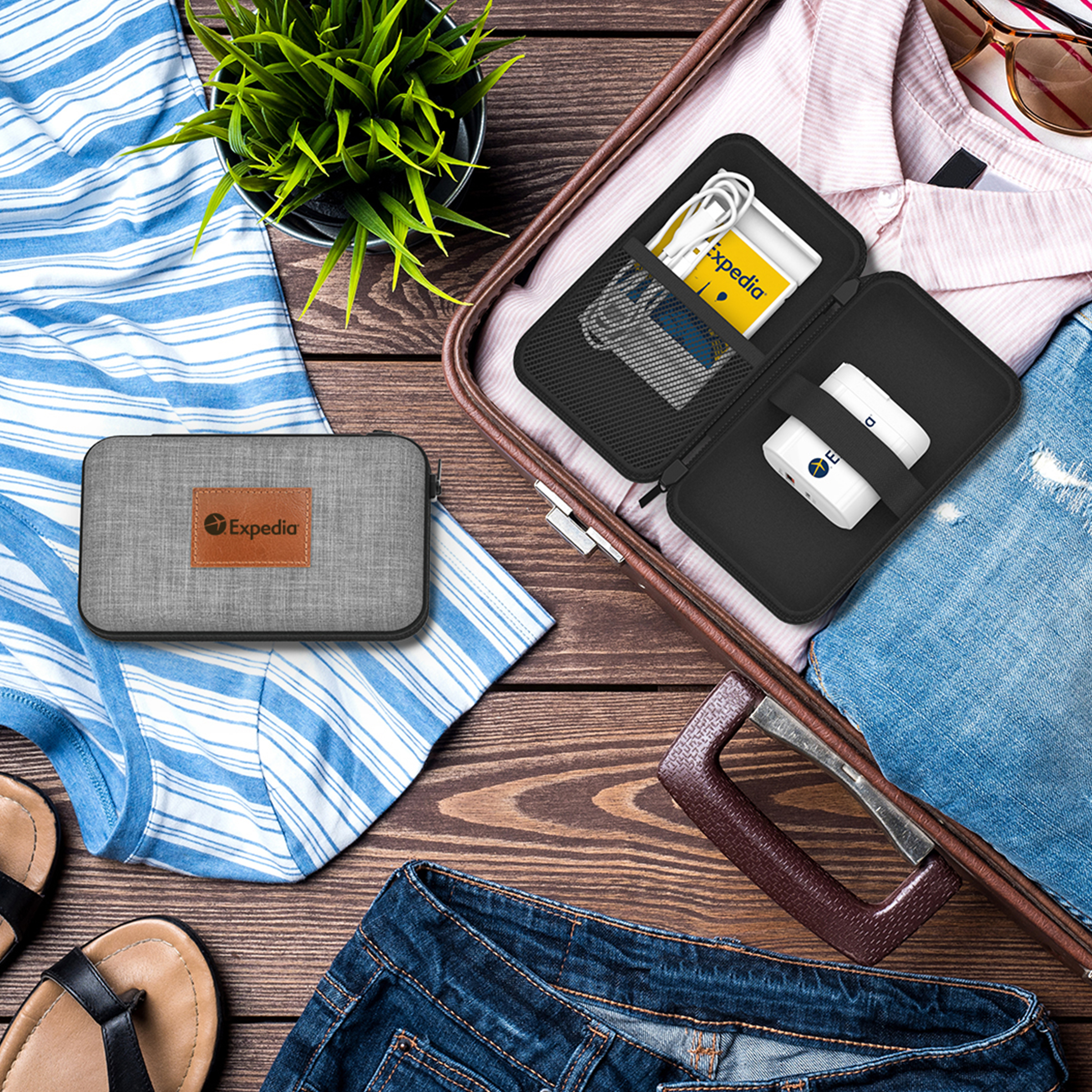 PowerTravel Kit: Travel accessories kit 6