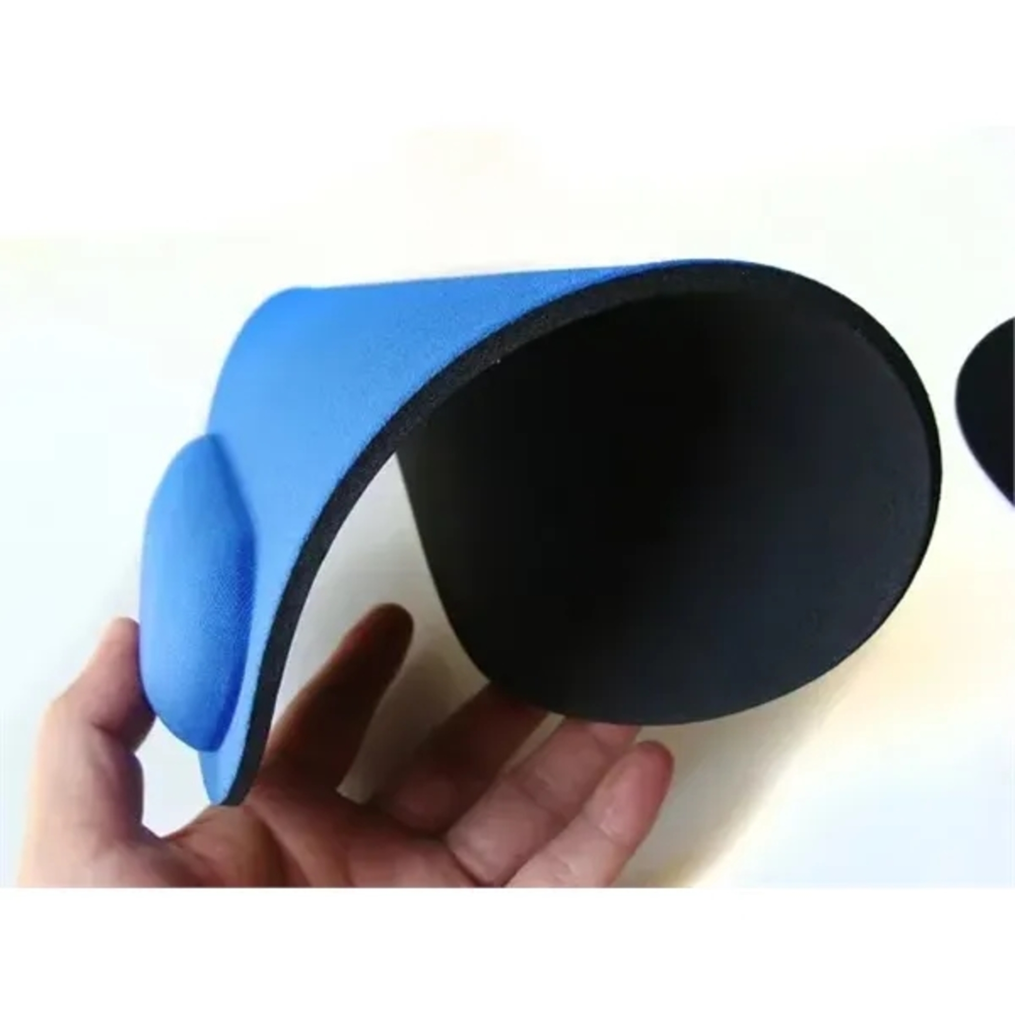Ergonomic Mouse Pad with Wrist Support 2