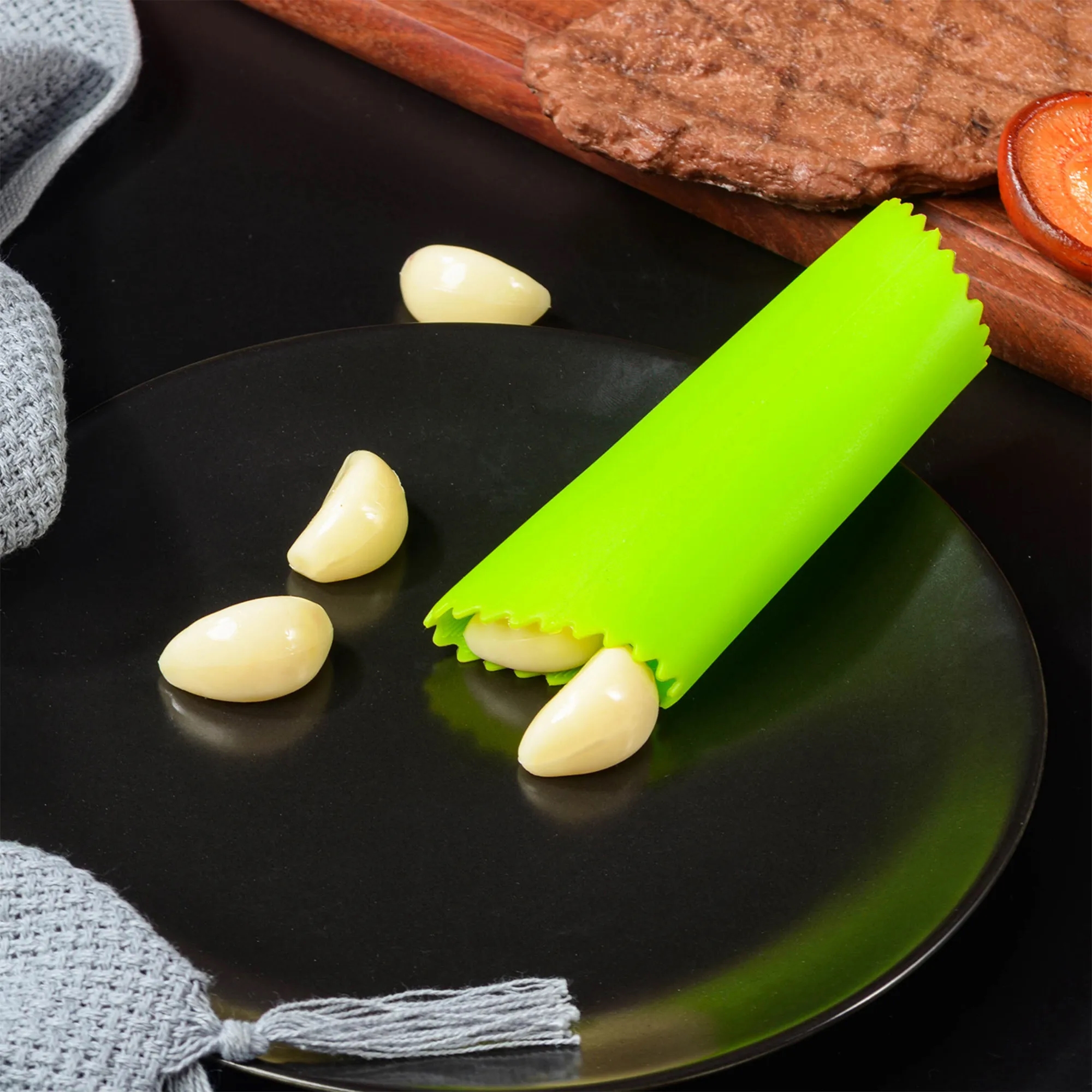 Silicone Striped Garlic Skin Peeler Roller Tool 2