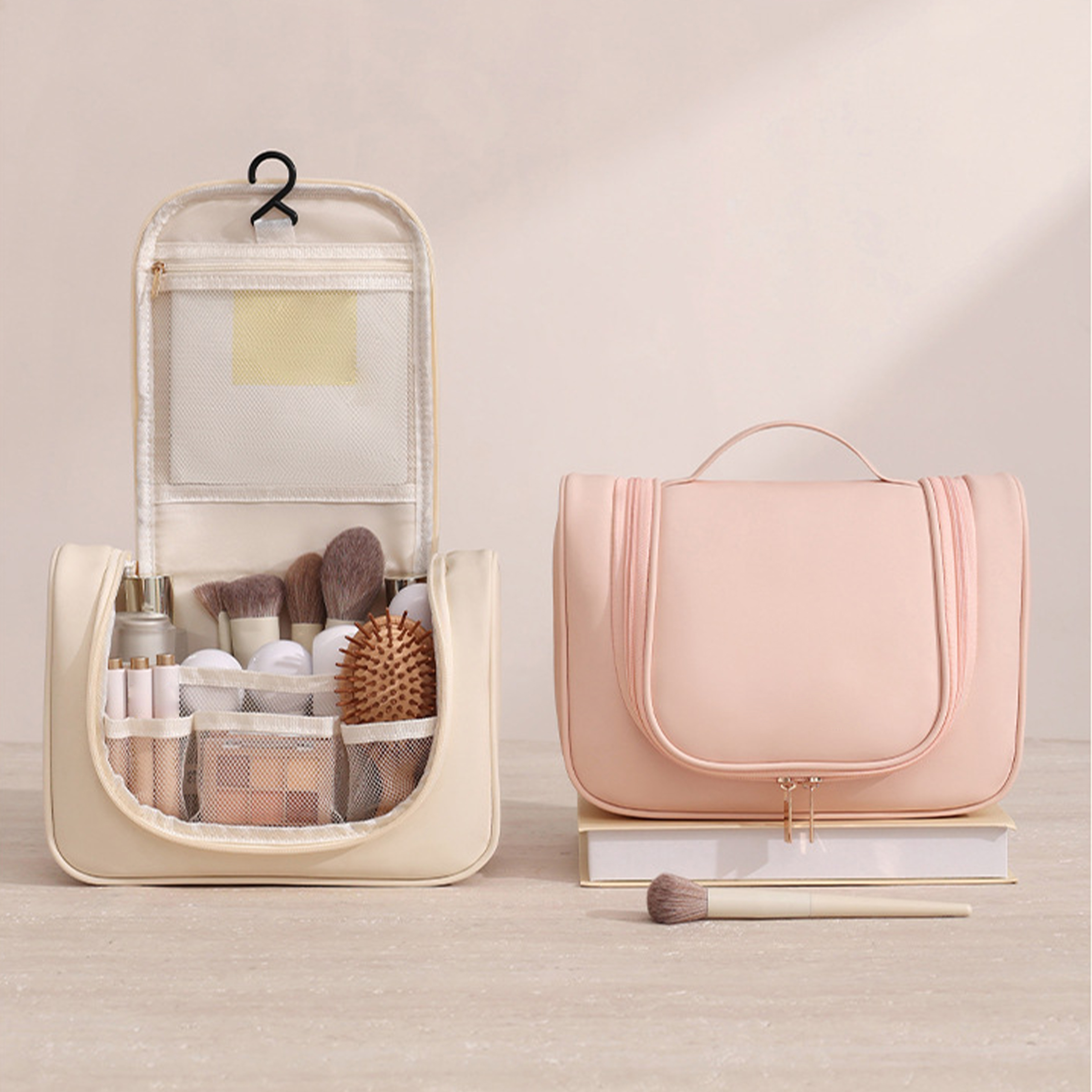 Pu Handheld Hanging Wash Bag 5