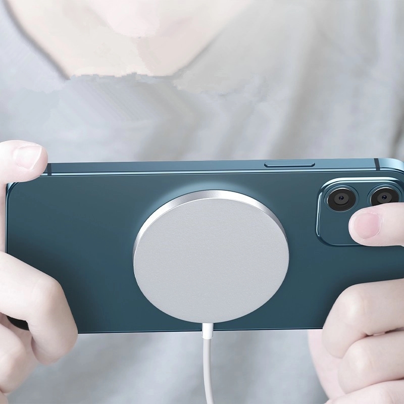 15W Wireless Magnetic Charger 3
