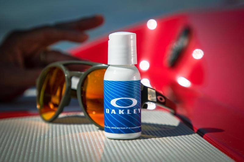 1 oz. SPF 30 Sunscreen in Clear Round Bottle 23