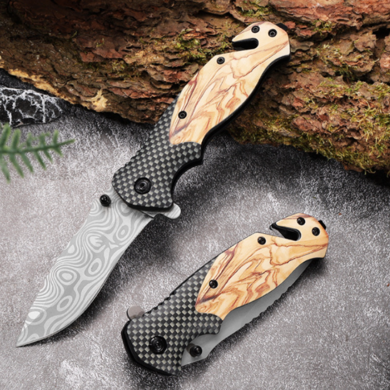 Multifunctional Folding Knife with Bottle Opener 3