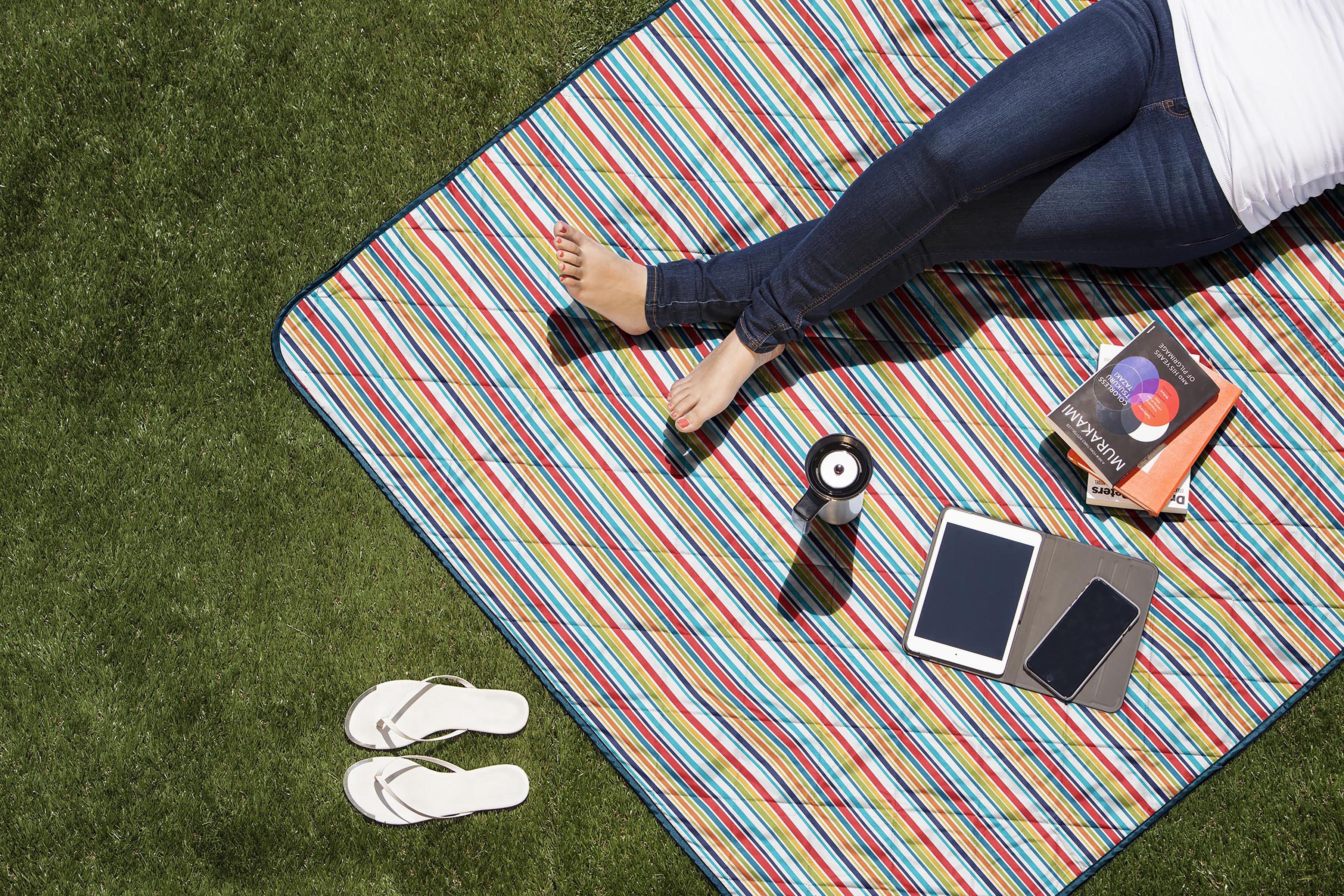 Vista Outdoor Picnic Blanket Tote 16