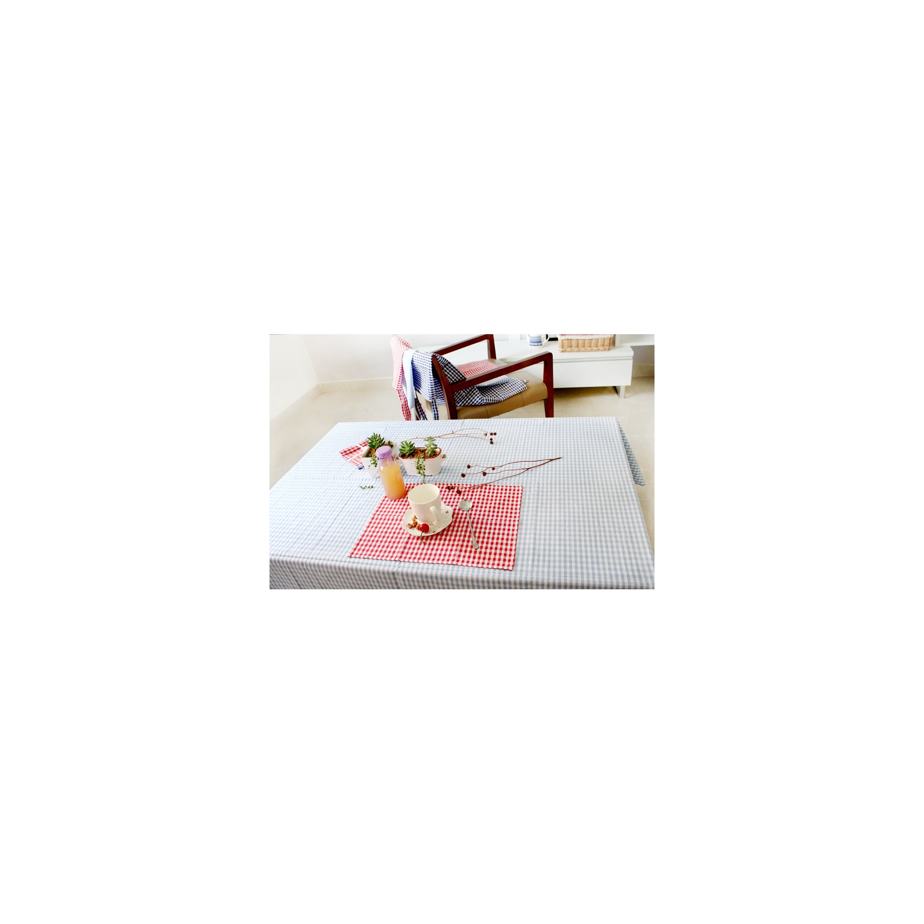 Dinner Table Cloth Napkins 2