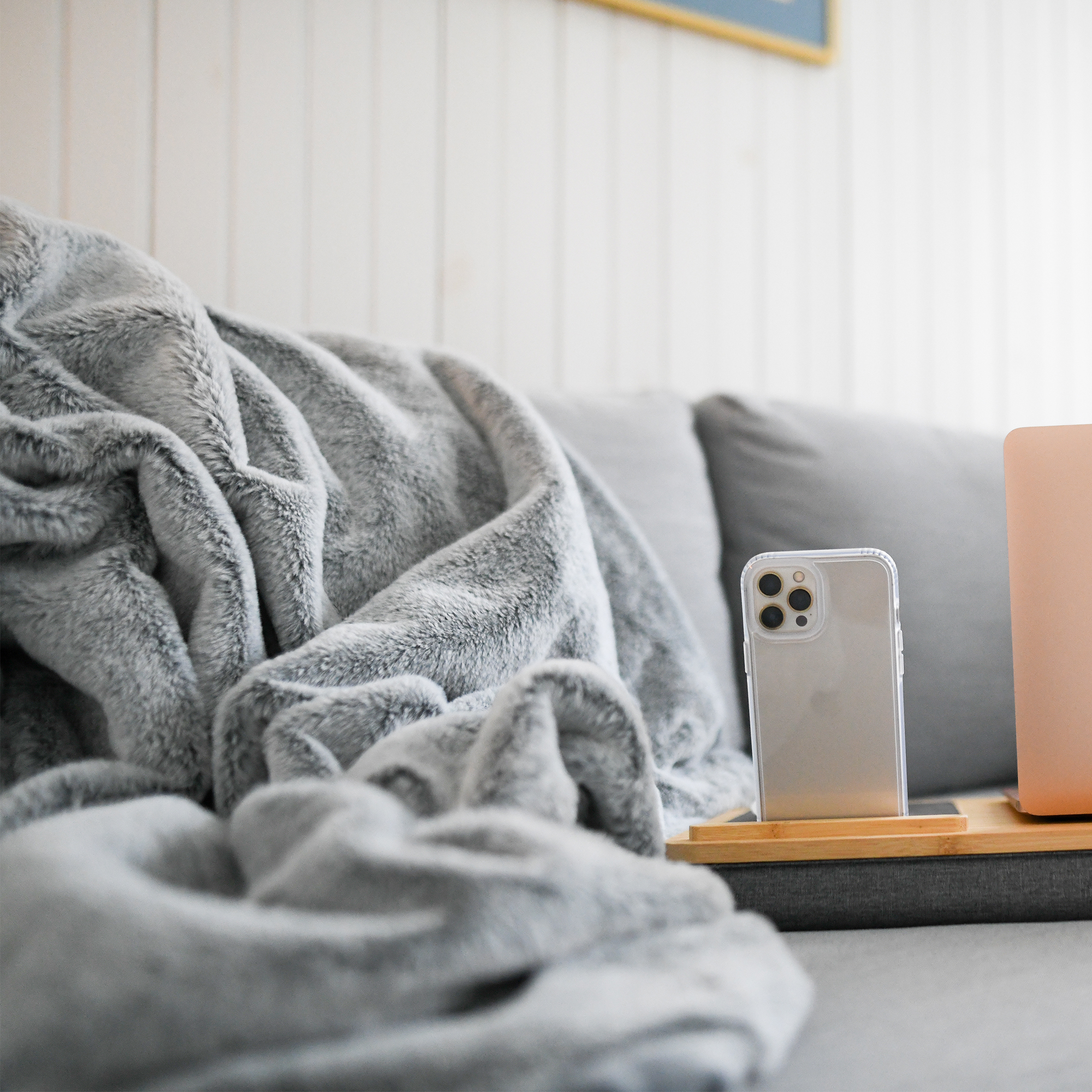 Luxe Faux Fur Throw Blanket 7