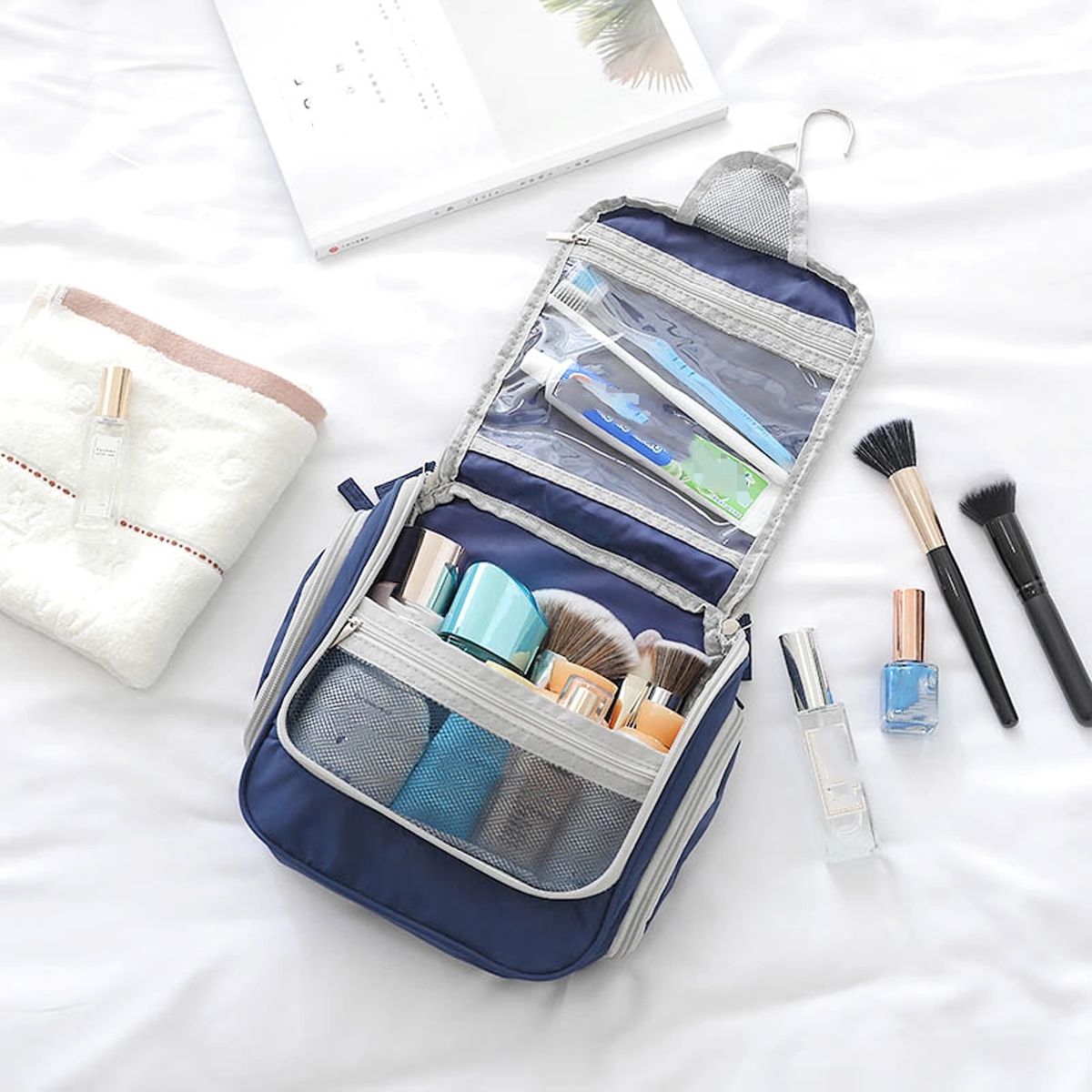 Hanging Travel Toiletry Bag For Men And Women 4
