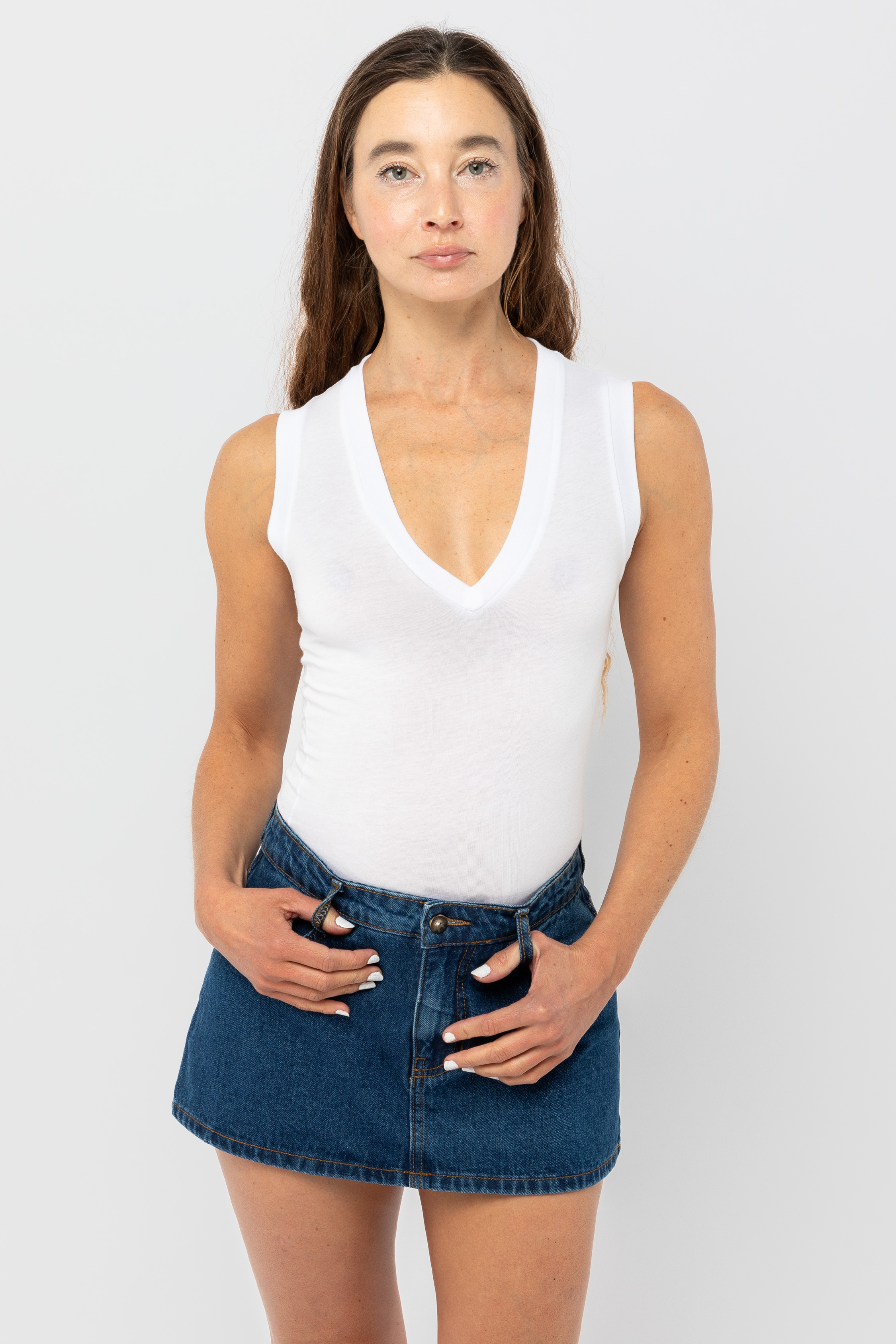 36/1 SLEEVELESS V NECK 2