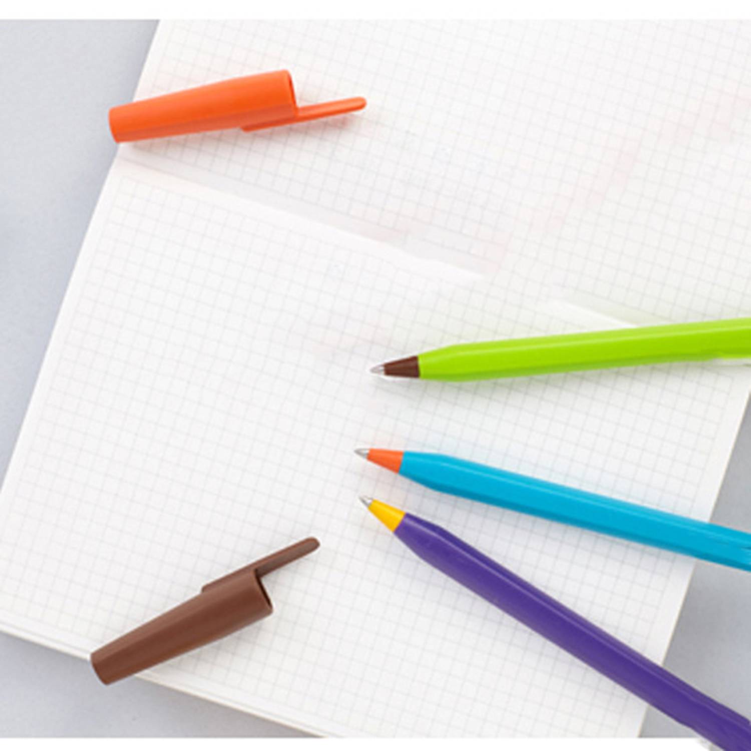 Smooth Writing Classic Plastic Ballpoint Pen 2
