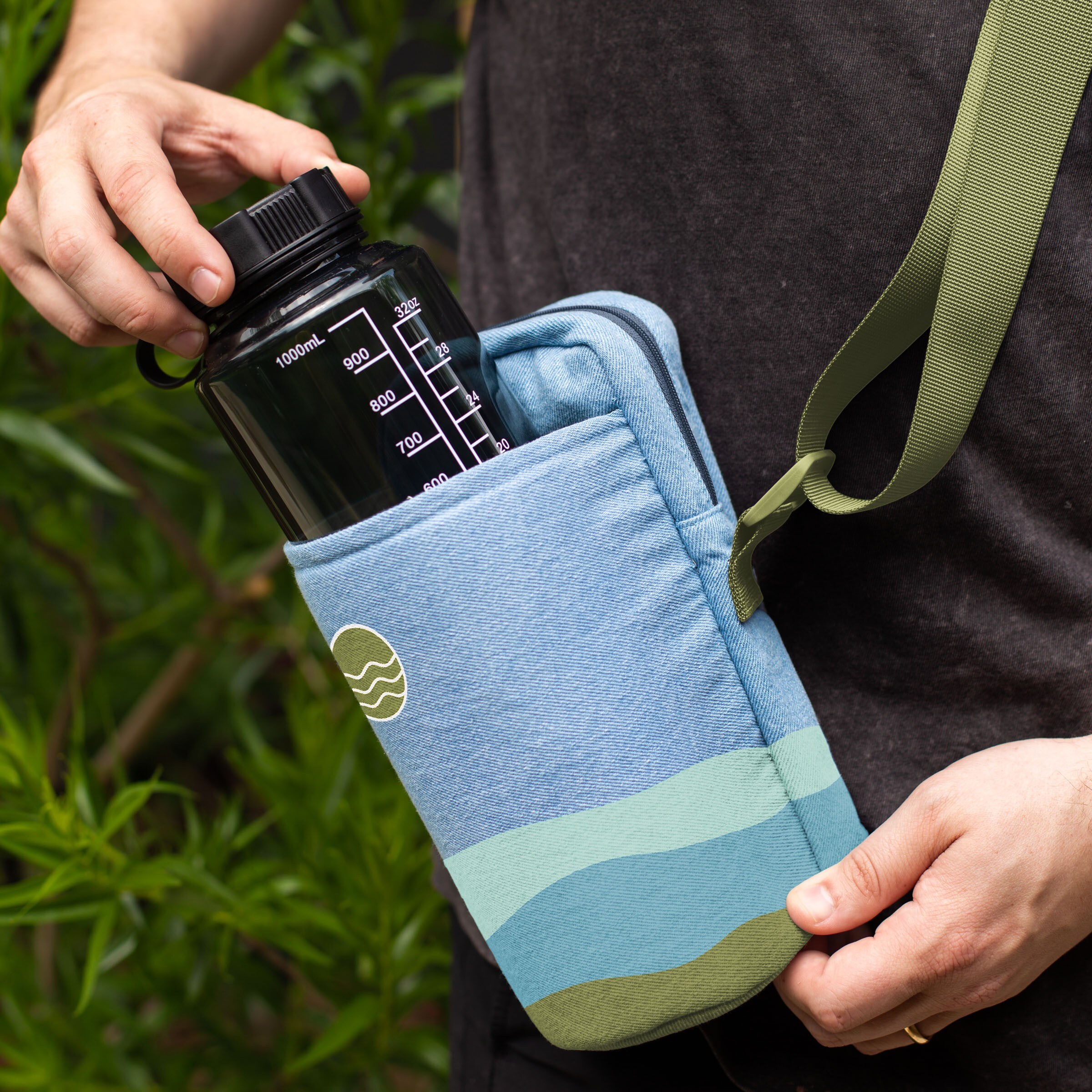 HYDRATION SLING - DENIM