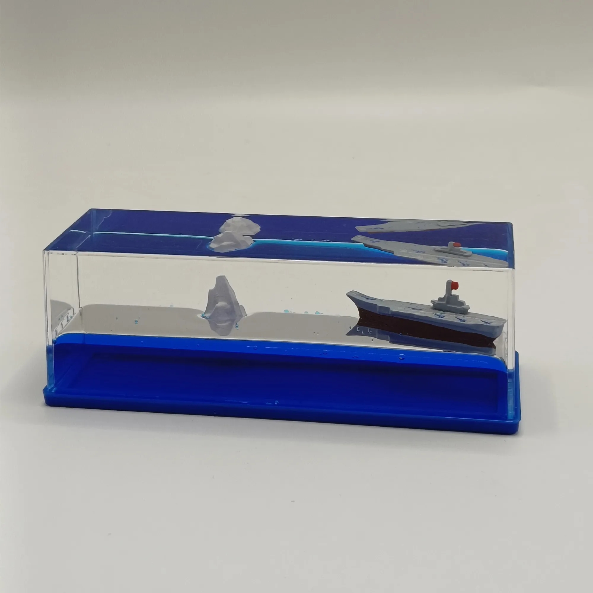 Cruise Ship Fluid Small Ornaments 3