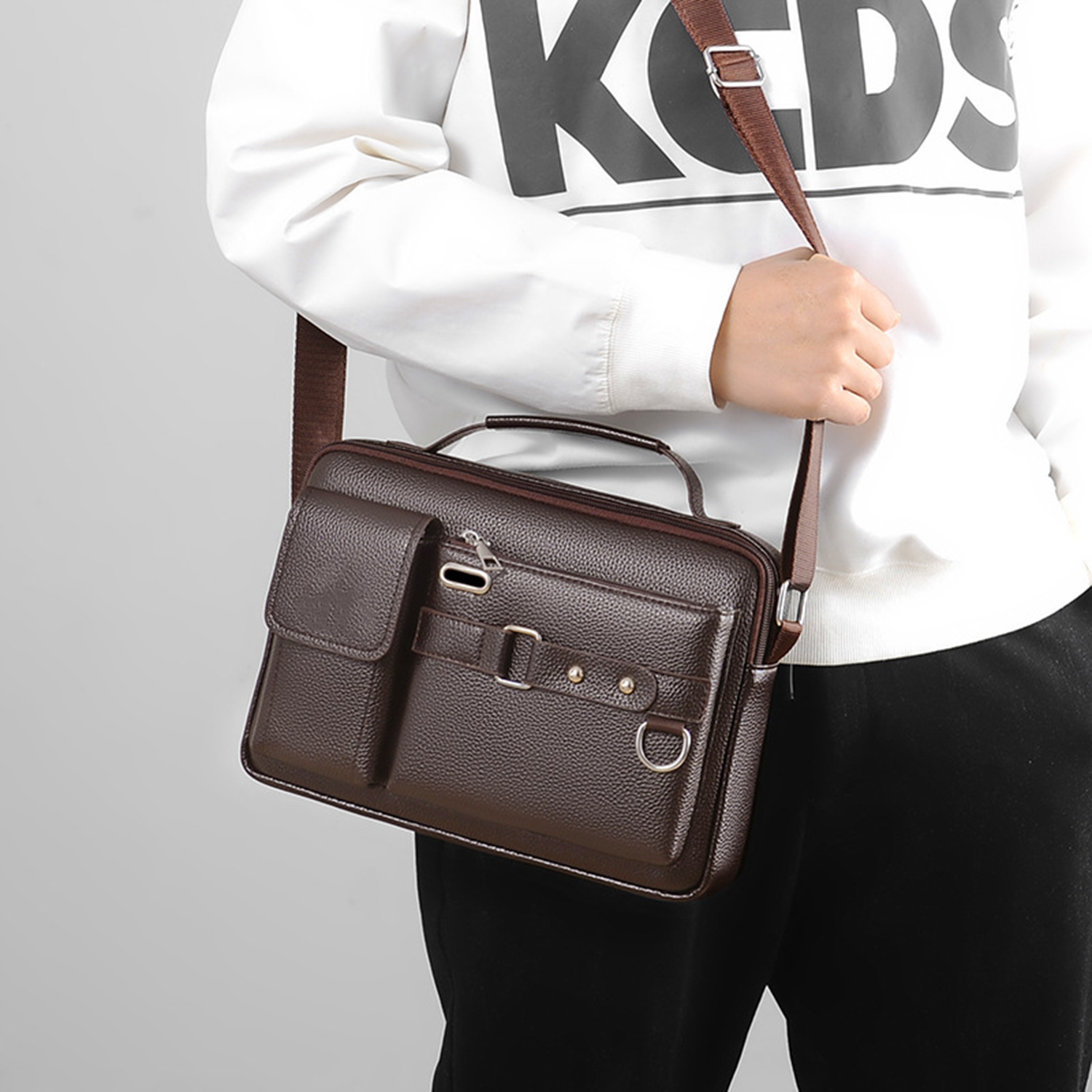 Retro Multi-pocket Shoulder Bag For Men And Women 2