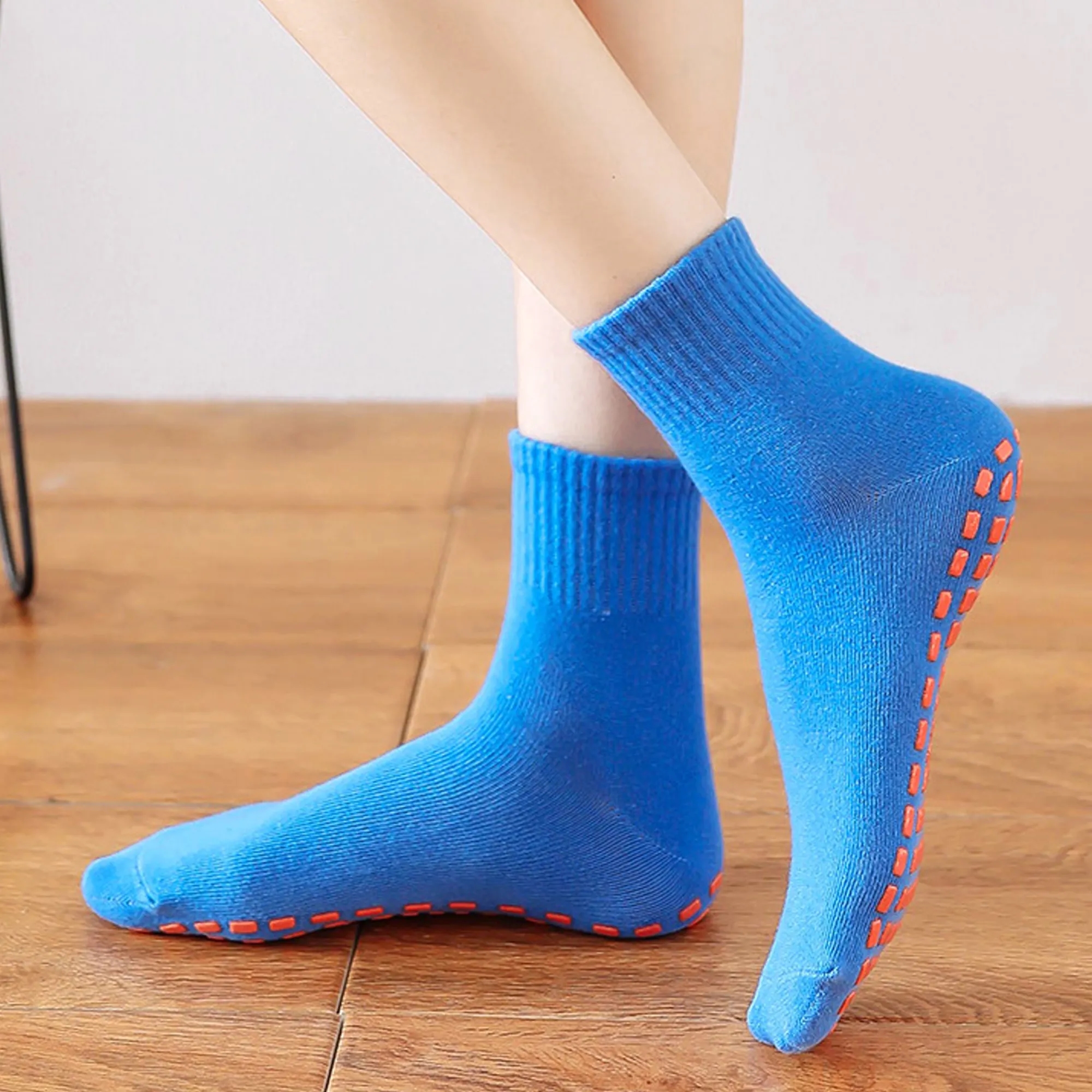 Non Slip Grip Socks with Silicone Tread 4