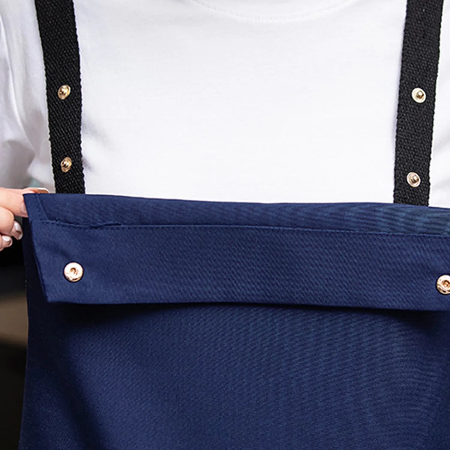Stylish Apron with Adjustable Neck Strap & Multiple Pockets 5