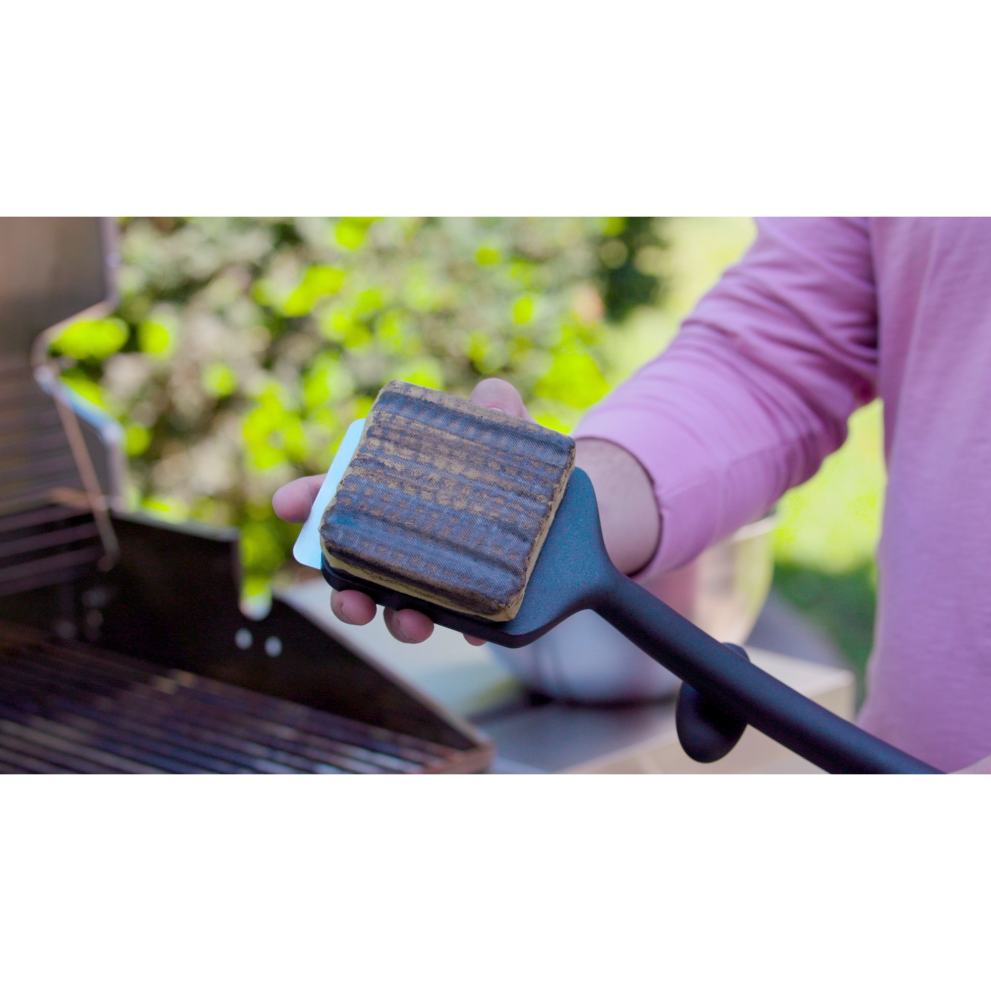 Cuisinart Outdoors™ Grill Renew Steam Cleaner Brush 6