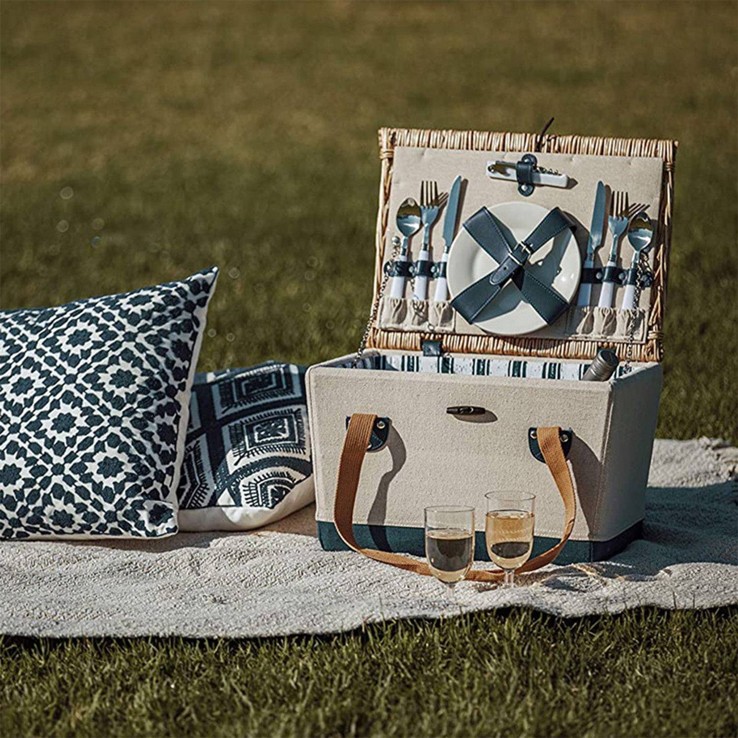 Handmade Picnic Basket Set with Utensils Cutler 5