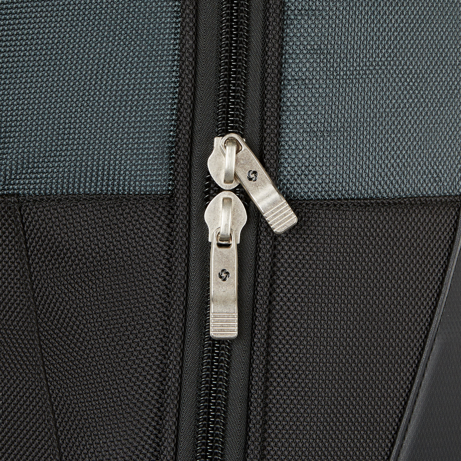 Samsonite Softside Travel Golf Bag with Luggage Tag 17