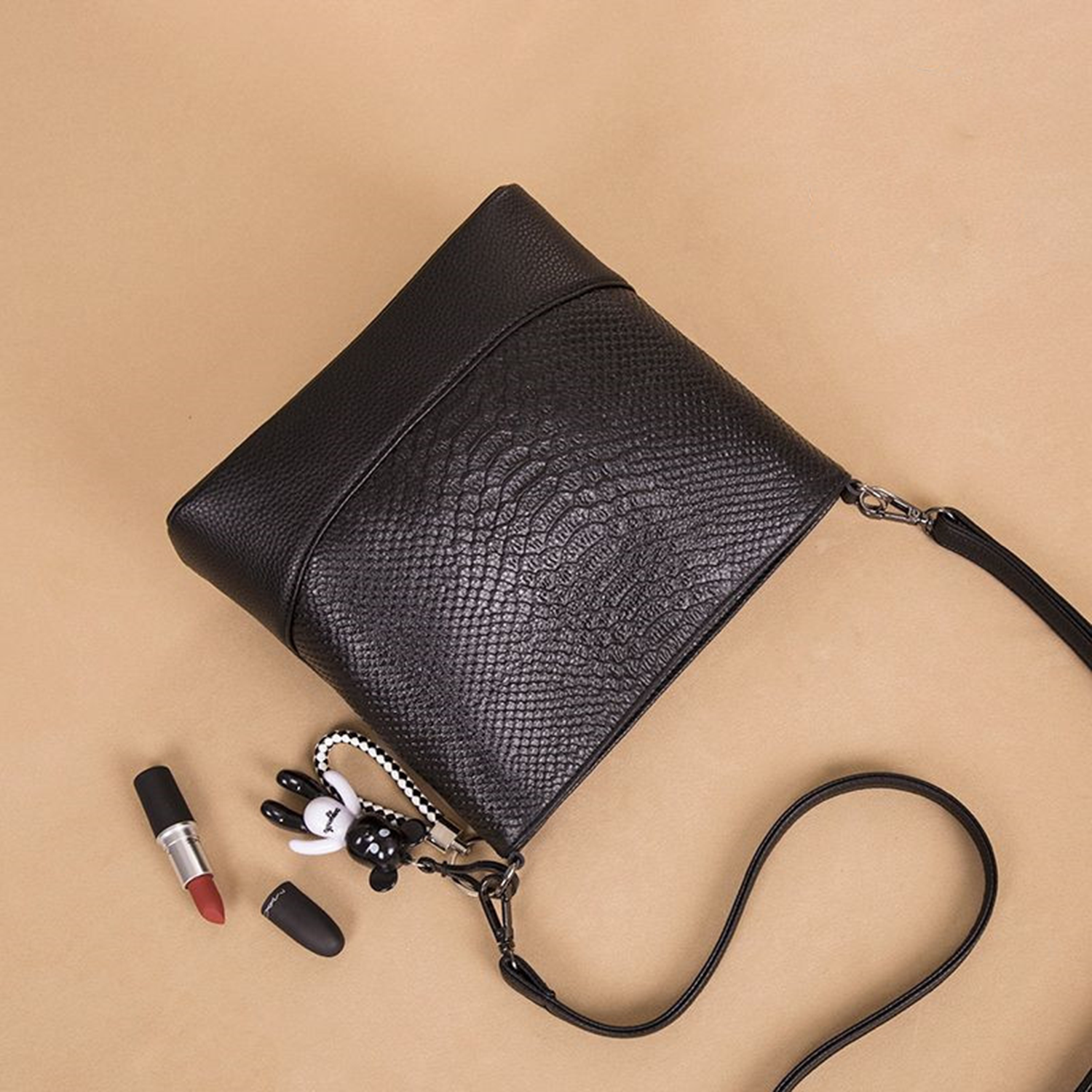 Large-Capacity Vintage Soft Pu Leather Crossbody Bag 10