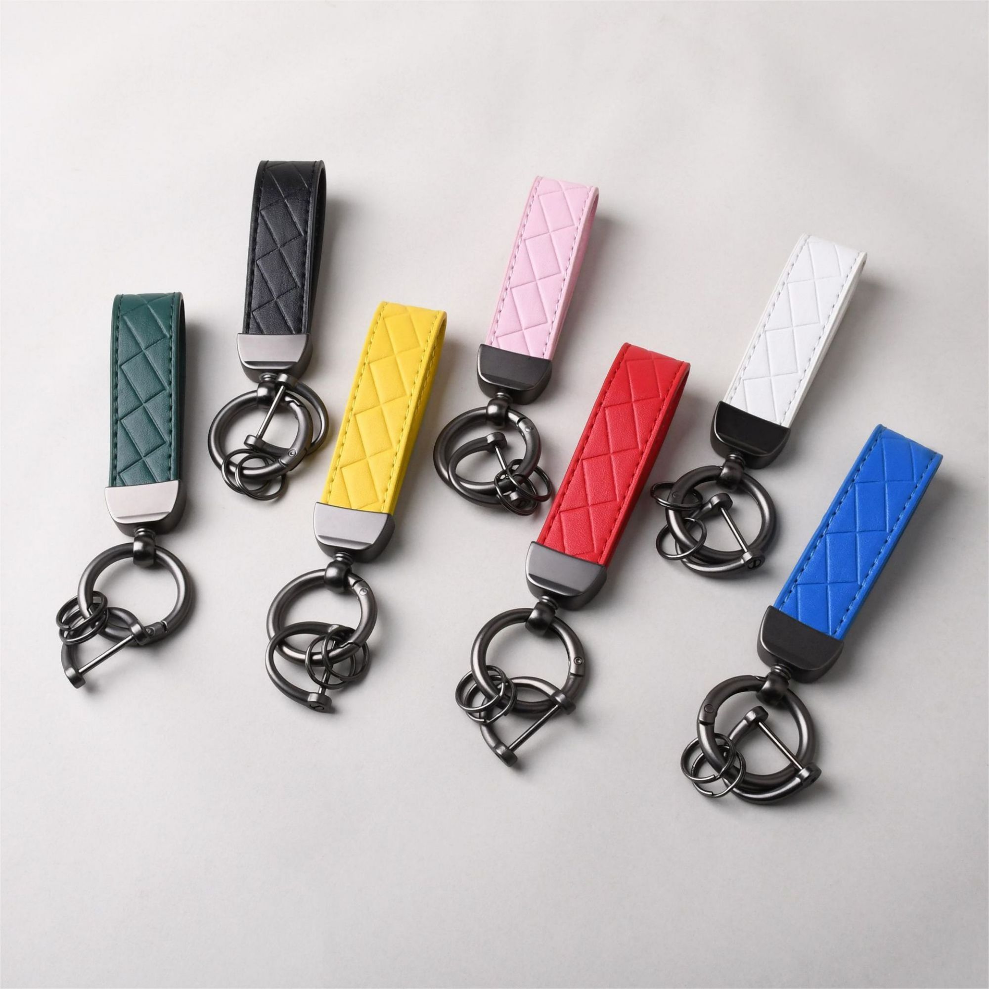360 Degree Rotating Keychain 4