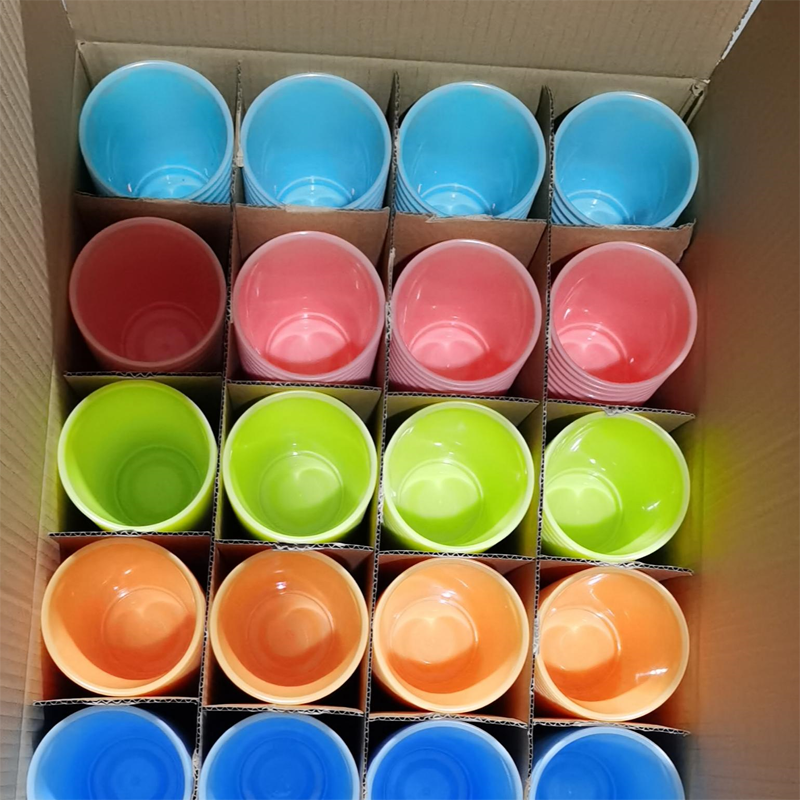 16OZ Reusable Color Changing Plastic Cups w/Lids and Straws 4
