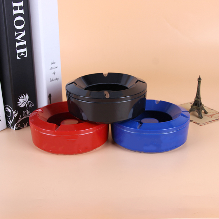 Deep Plastic Round Ashtray 1
