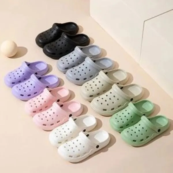 Lightweight Non-Slip Clogs 2