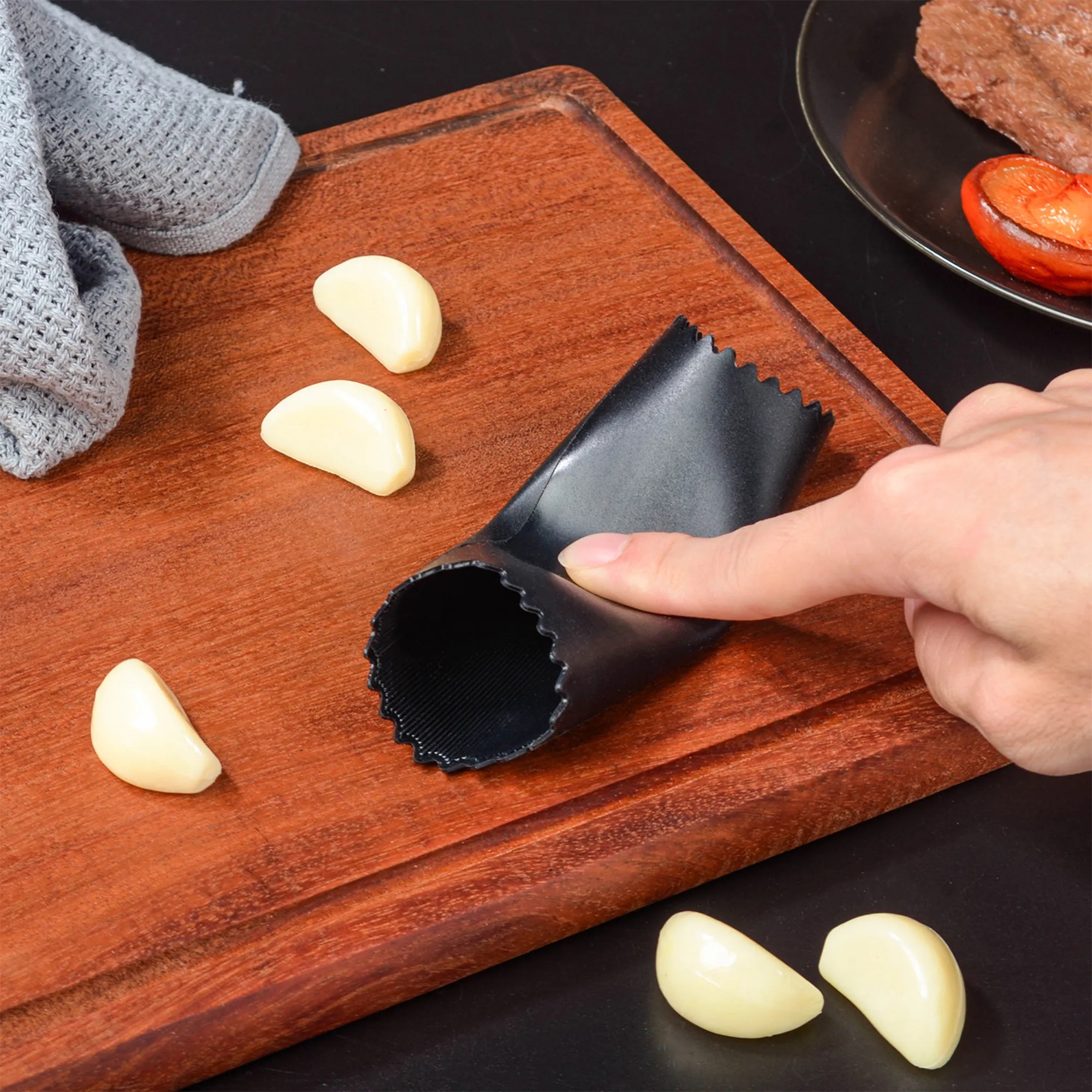 Silicone Striped Garlic Skin Peeler Roller Tool 4