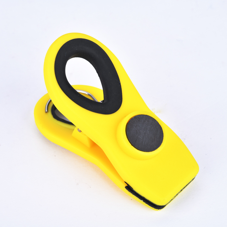 Magnetic Food Clip 2