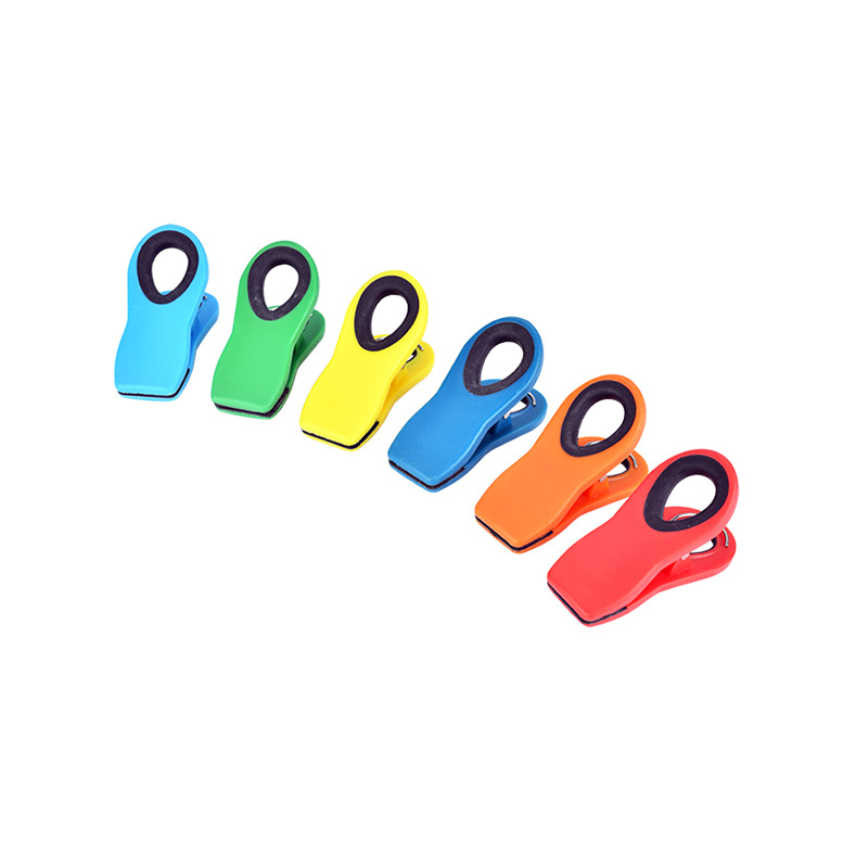 Plastic Magnet Clips 2