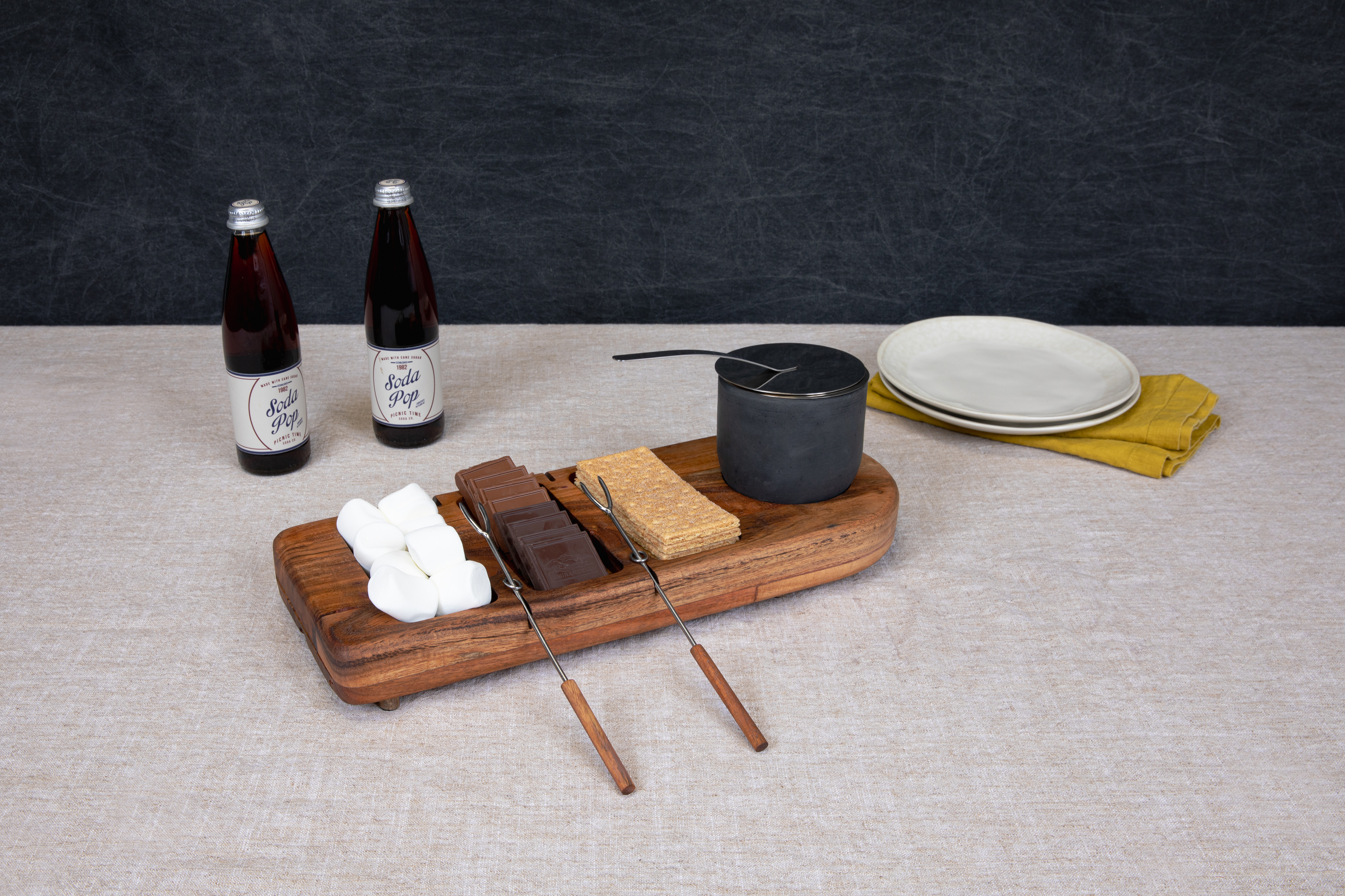 Dolce S'mores Kit with Tabletop Fire Pit 3