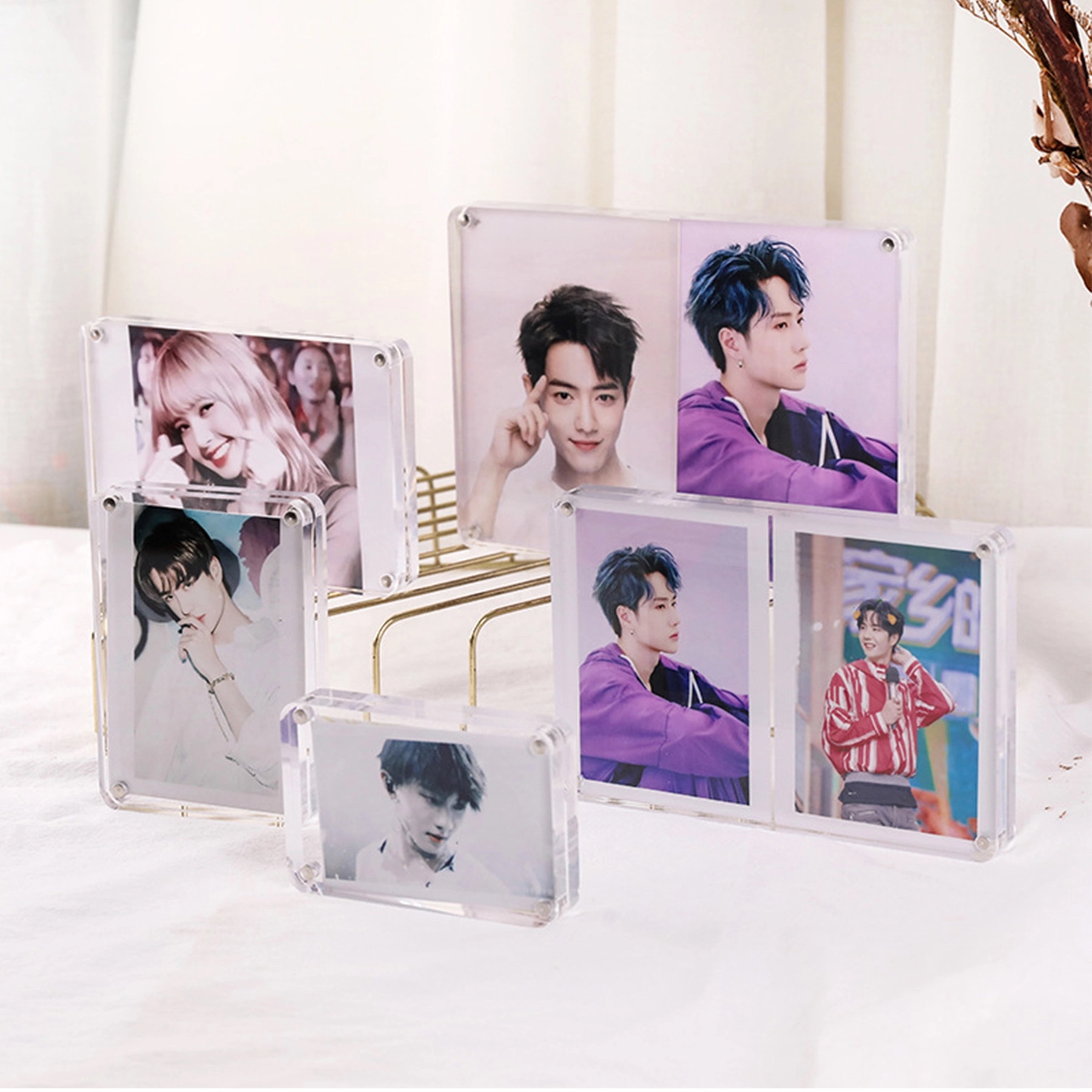 Acrylic Picture Frame with Magnetic 1