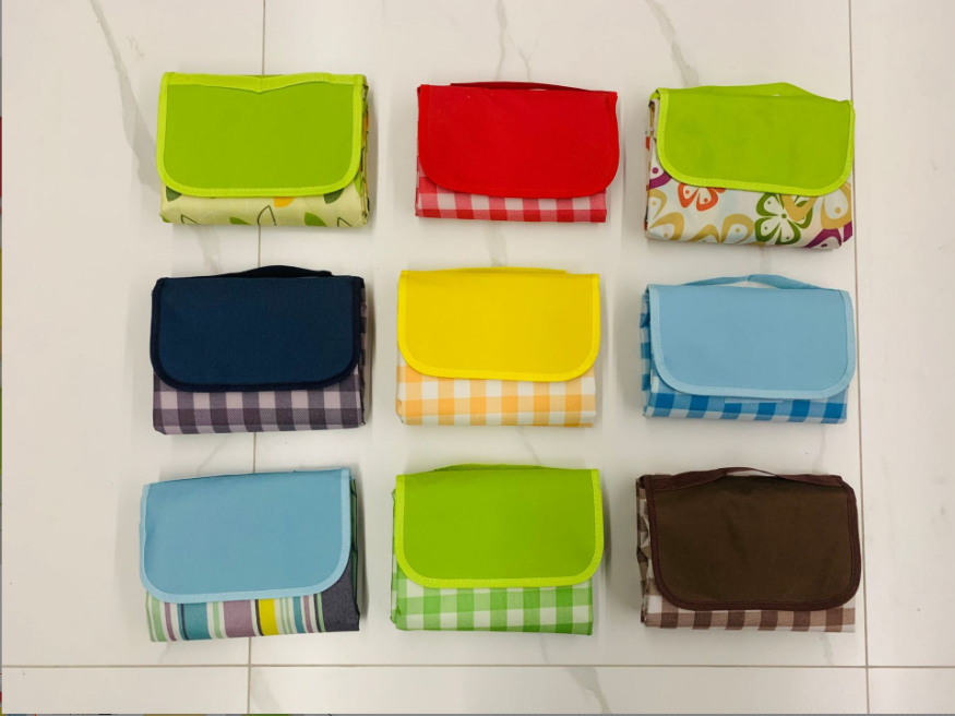 All-in-one Portable Foldable Moisture-proof Plaid Picnic Mat 1