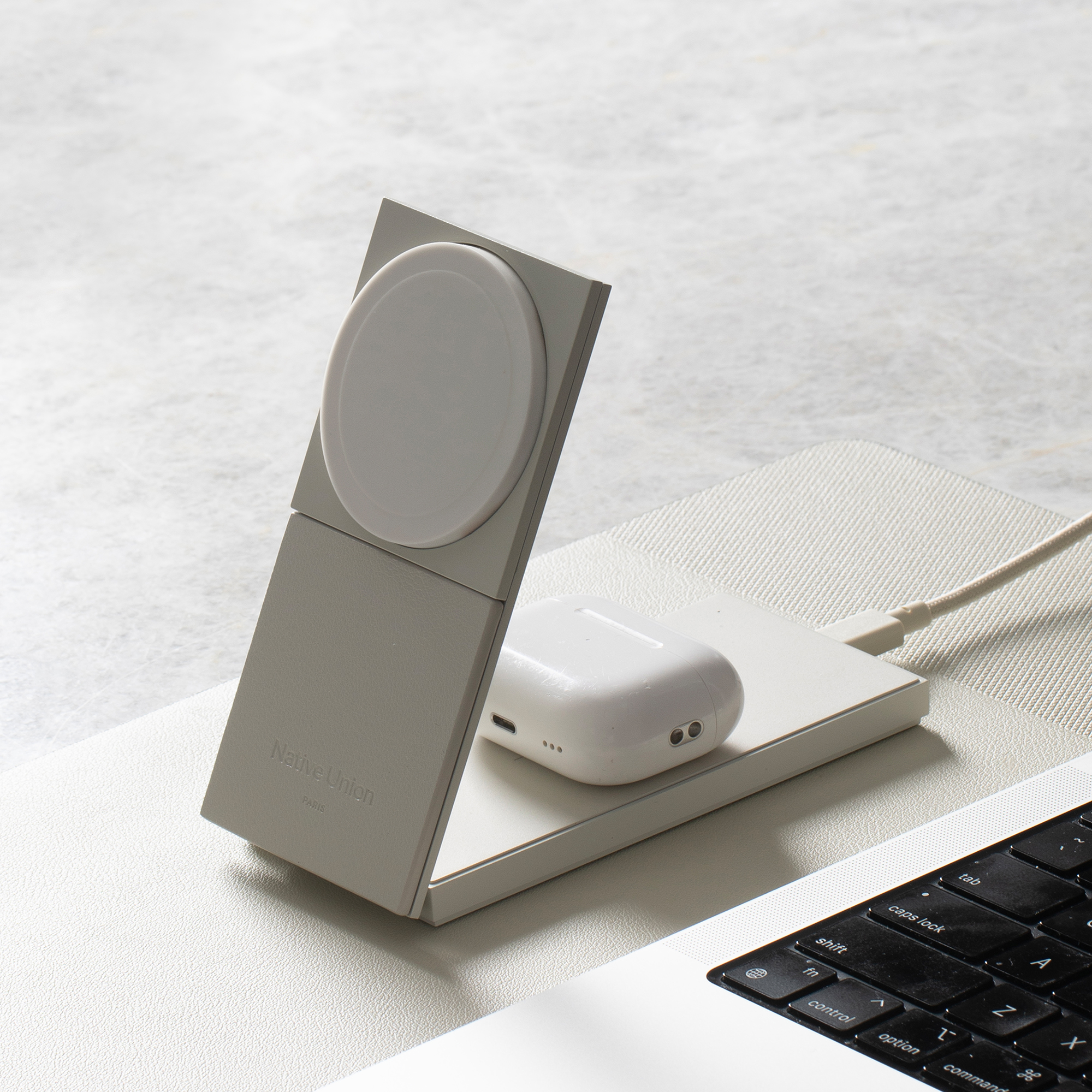 Native Union Rise 2-IN-1 Qi2 Wireless Charger 27