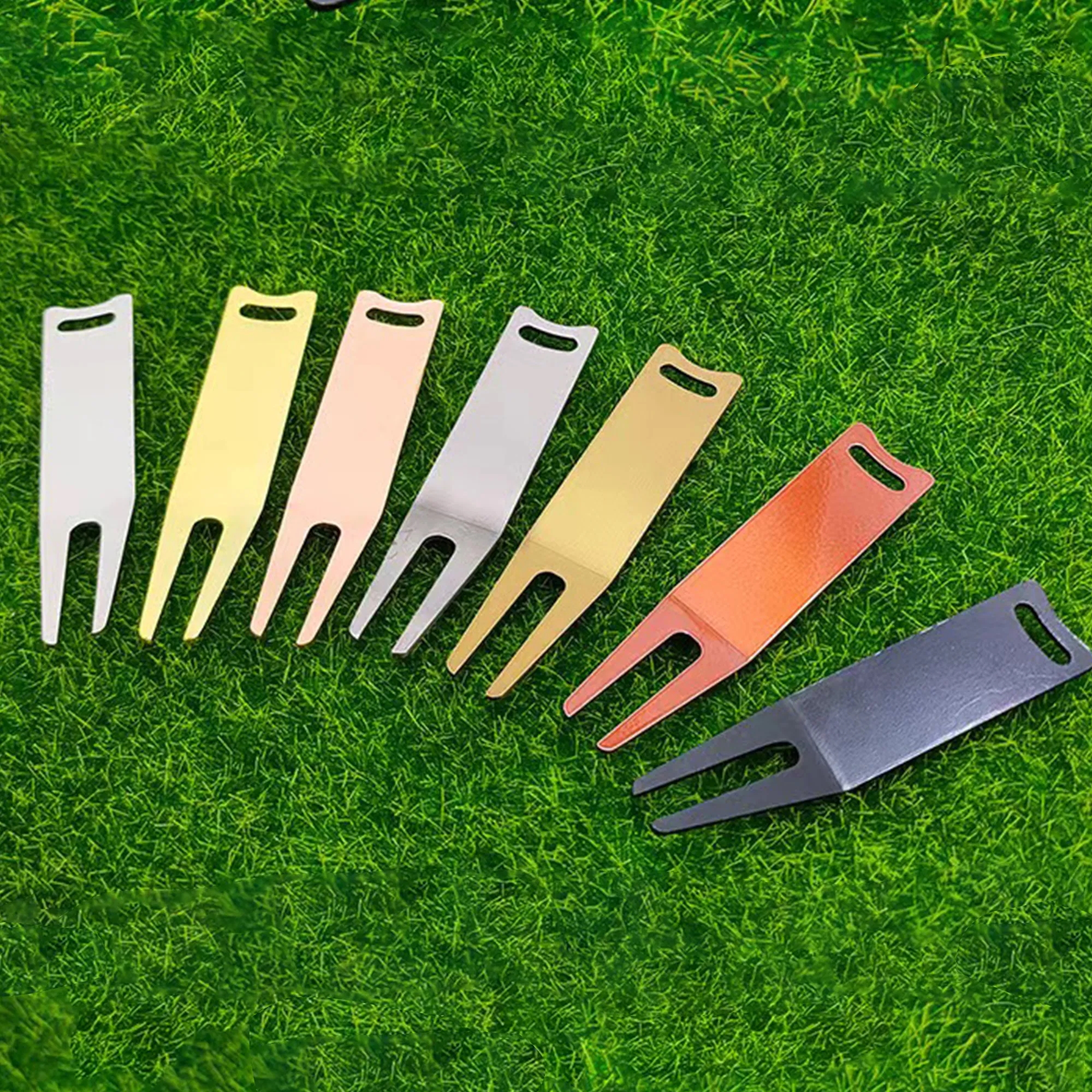 Golf Putting Green Fork With Customizable Logo 3