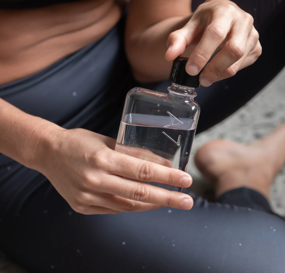A7 Memobottle - Compact, flat water bottle, designed to fit 5