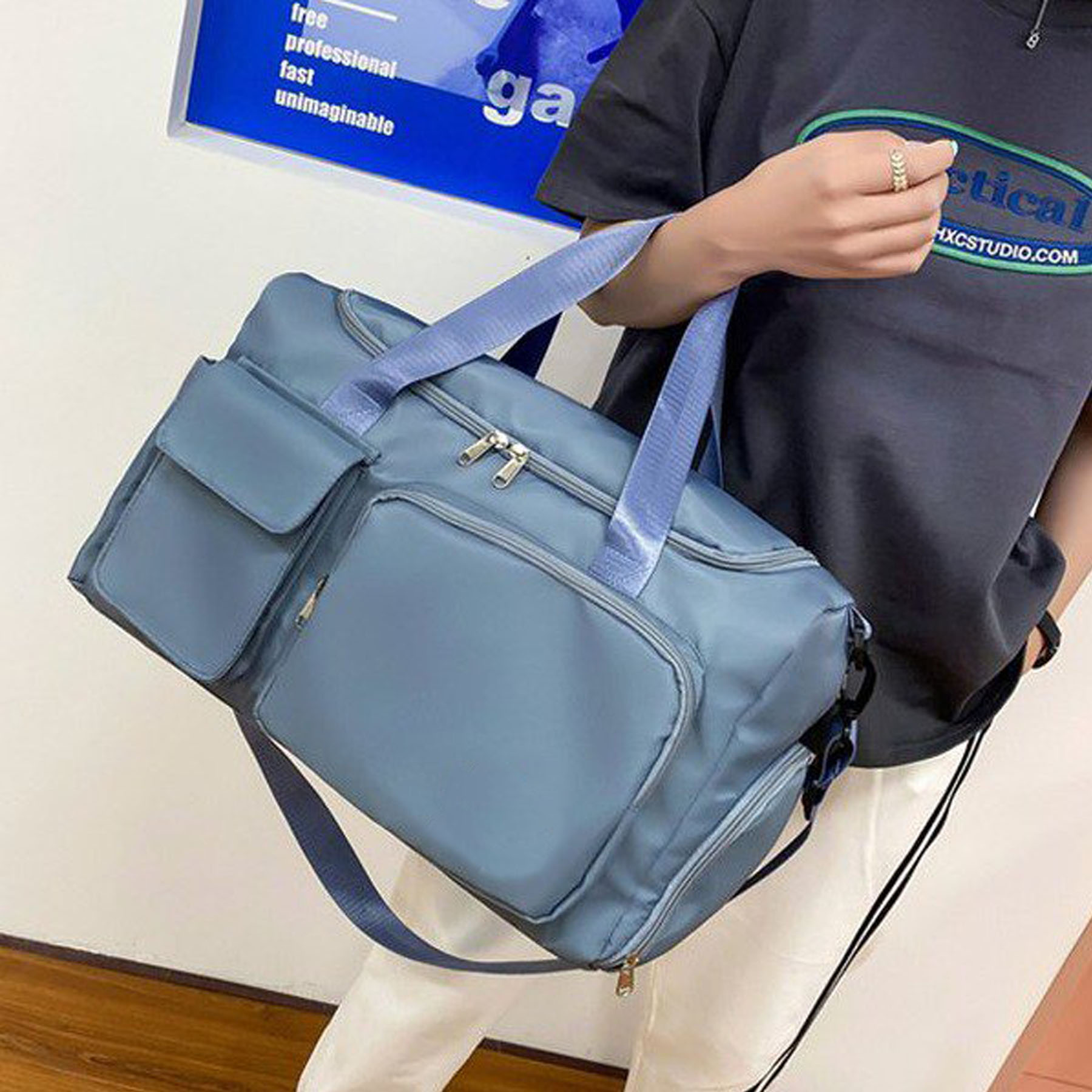 Lightweight Gym Duffel Bag 5