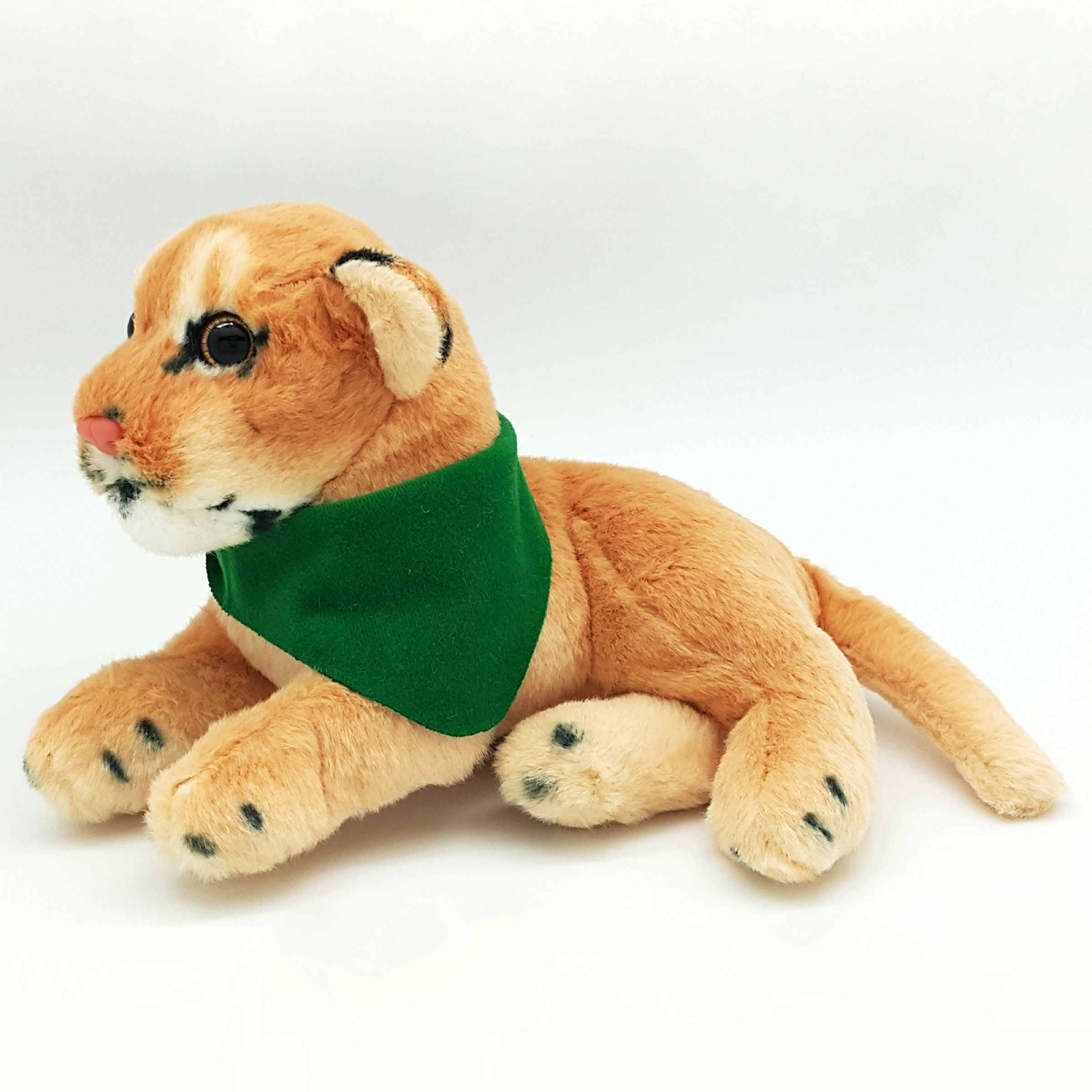 8" Jungle Animals Sitting Lioness 2
