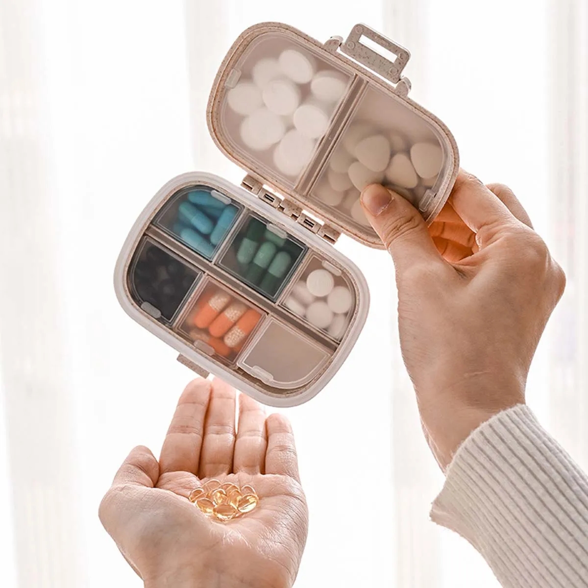 8 Compartments Wheat Straw Portable Daily Pill Organizer 10